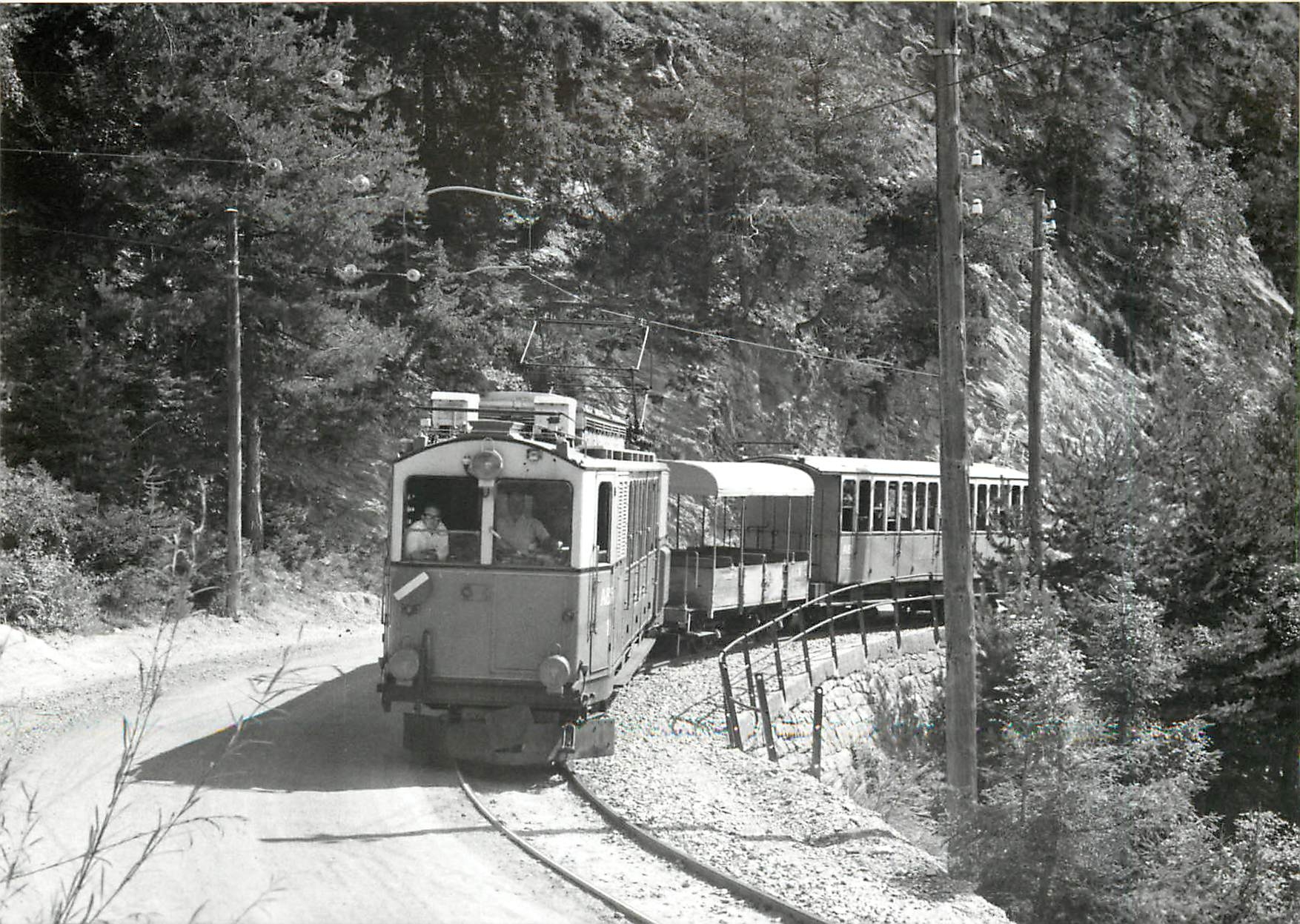 CPM Sur la route en dessous d'Albinen 15.4.1967