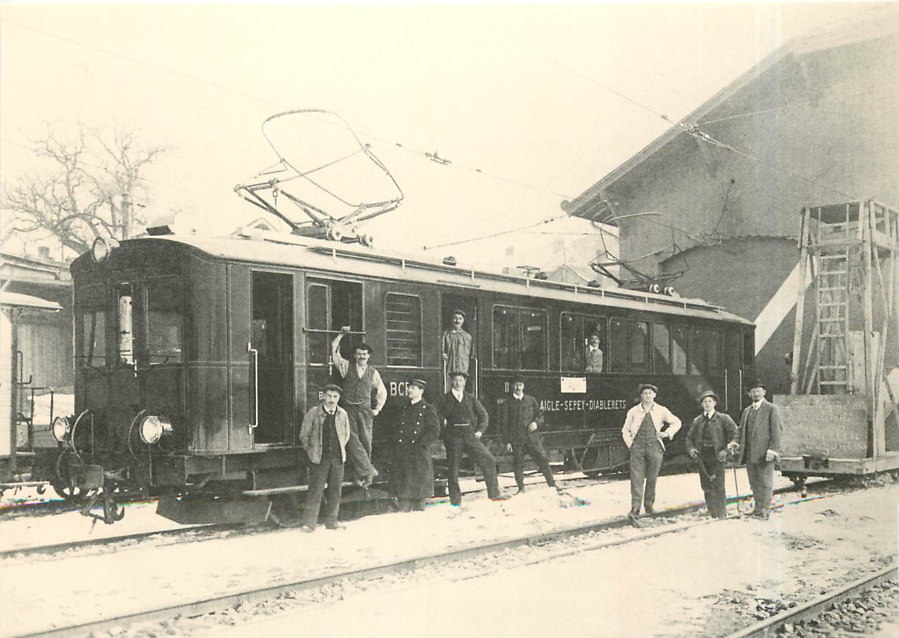 CPM L'ancien depot d'Aigle et automotrice BCFe 4/4 11 Vers 1914