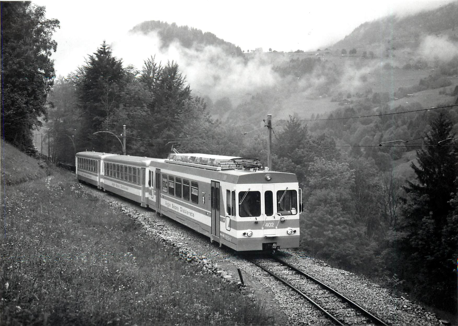 CPM BDe 4/4 402 B 421 et Bt 431 en dessous des Planches