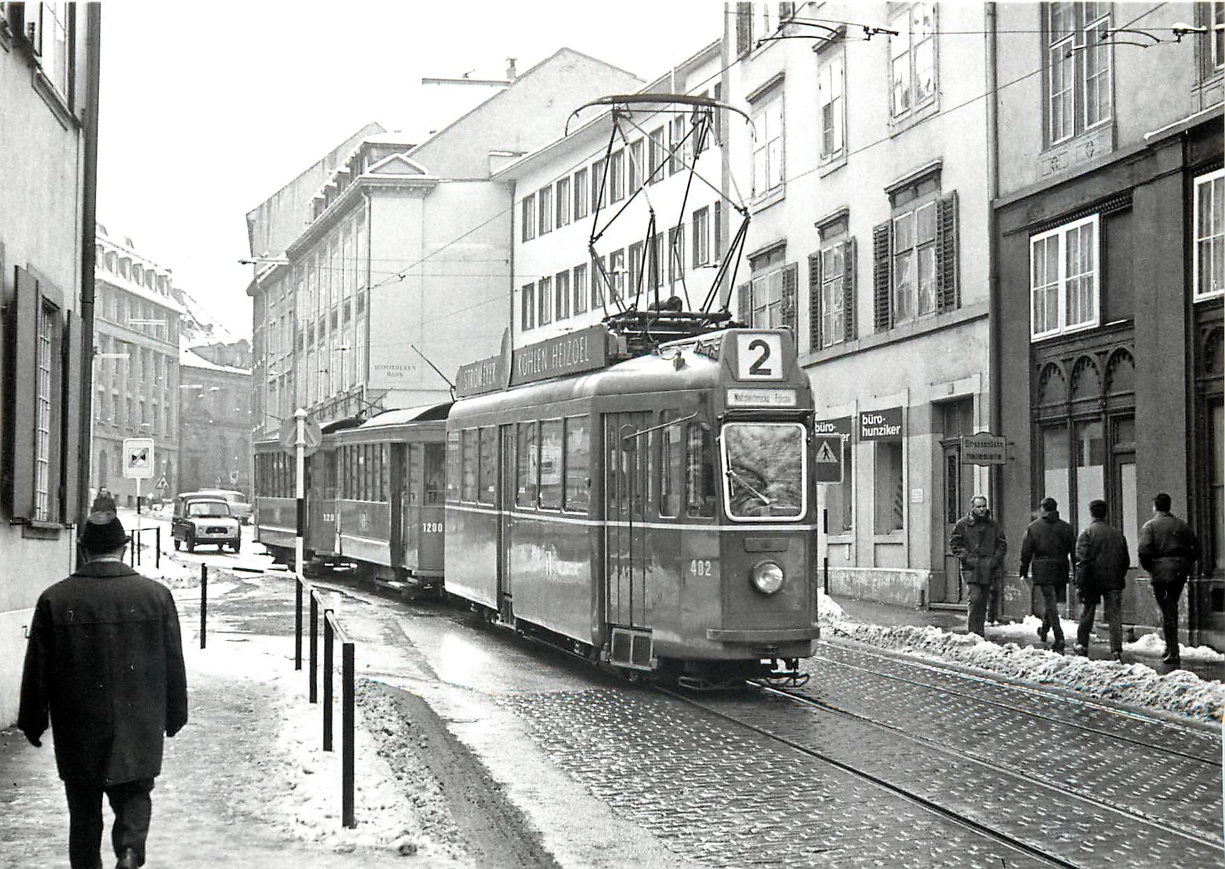CPM Be 4/4 402 et deux B2 serie 1200-1222 Elisabethstrasse 3.1.1968