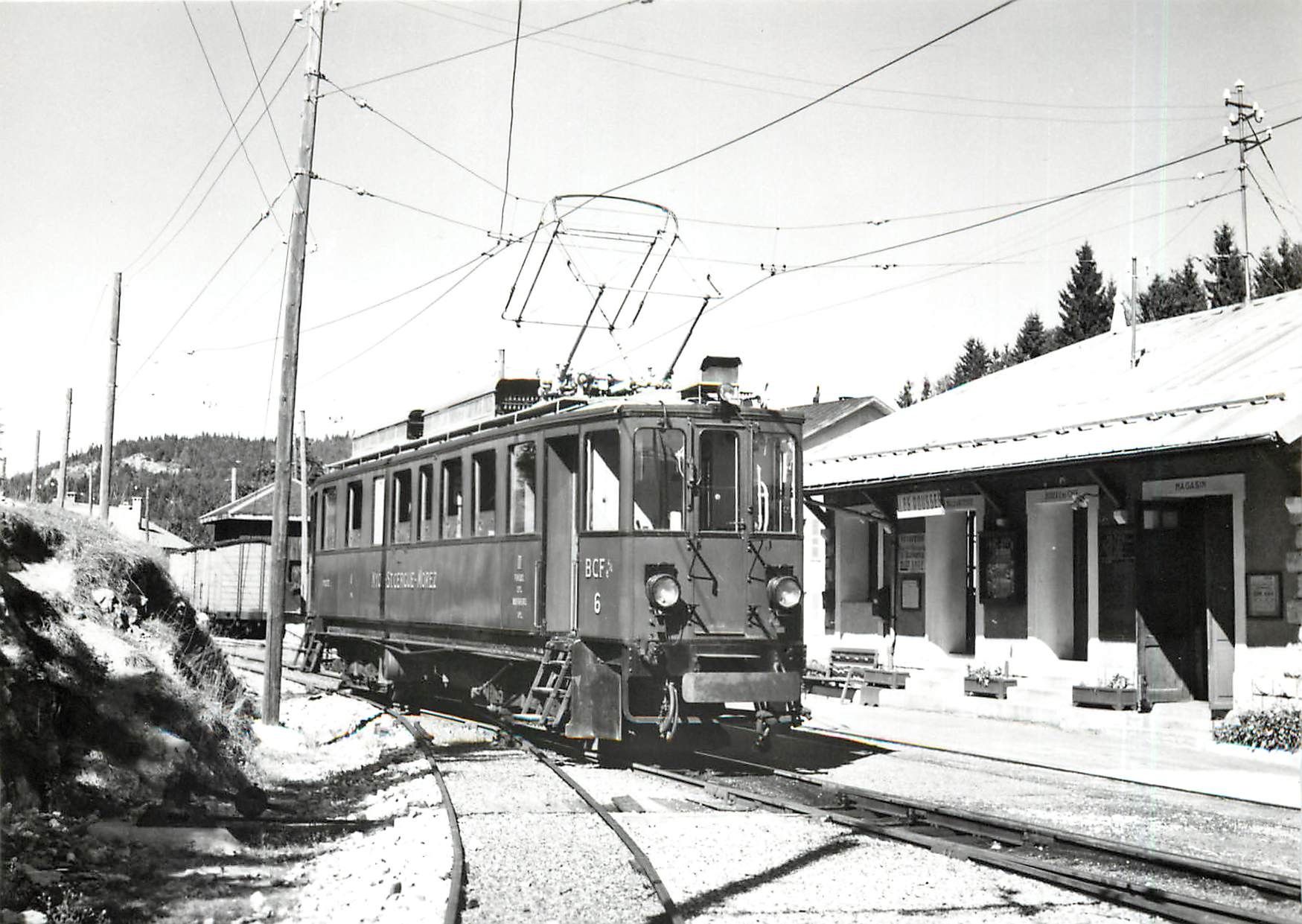 CPM Automotrice en gare des Rousses (MLC) 1.10.1956