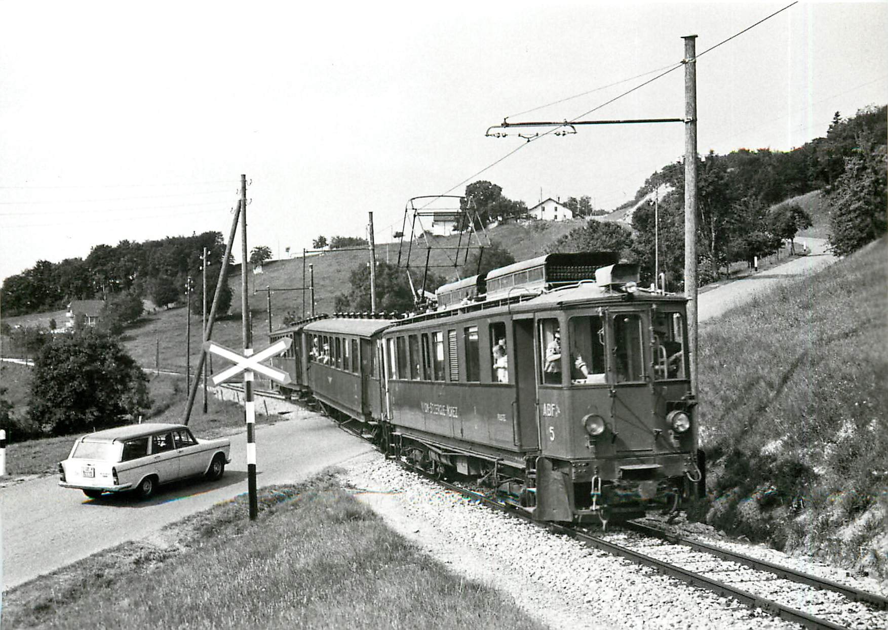 CPM Train pour St-Cergue au PN en dessus du Muids 2.7.1967