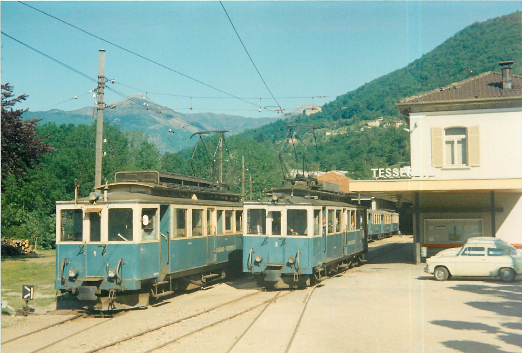 CPM Les automotrices ABFe 4/4 1 et 3 en gare de Tesserete 1967