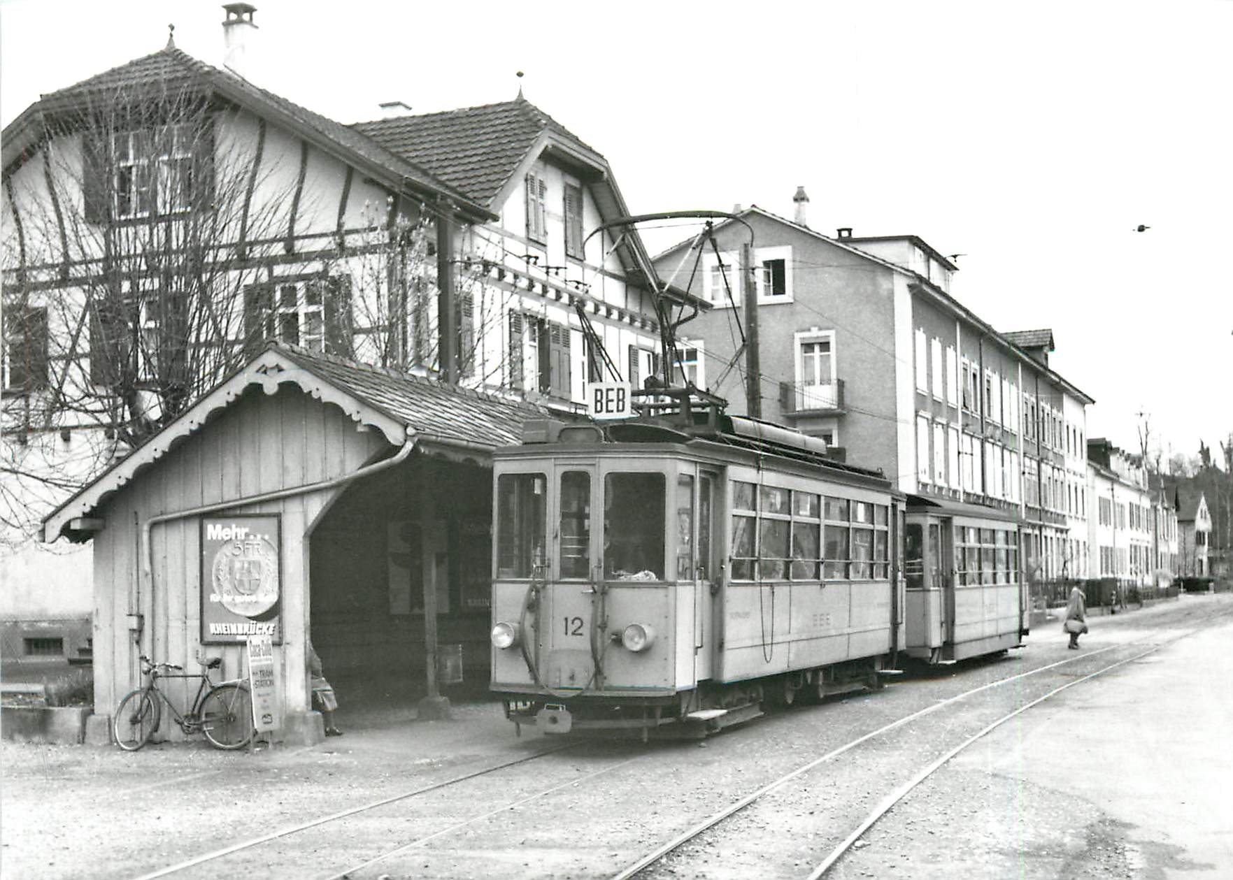 CPM A l'arret de Muenchenstein Avril 1964