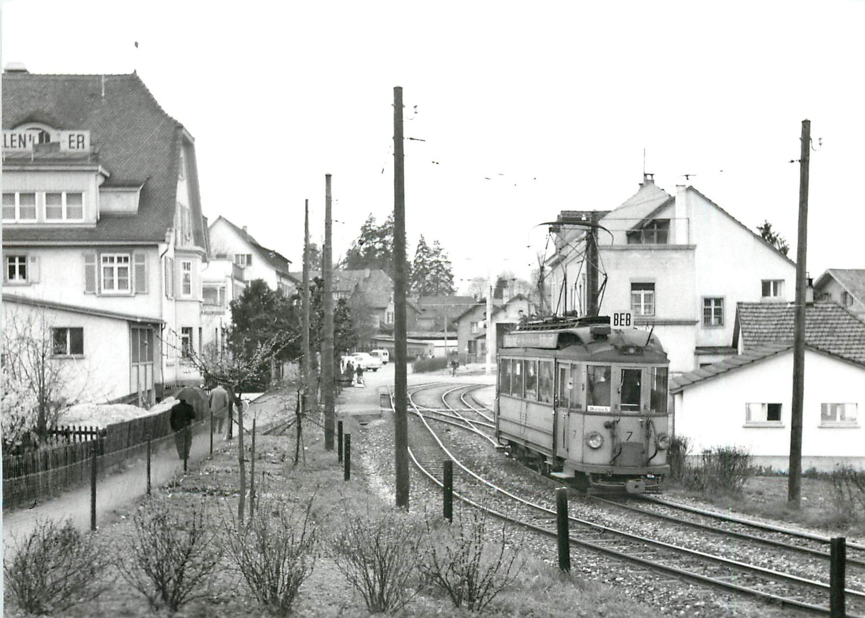 CPM Be 2/3 7 a Hirsland pres du depot Avril 1964