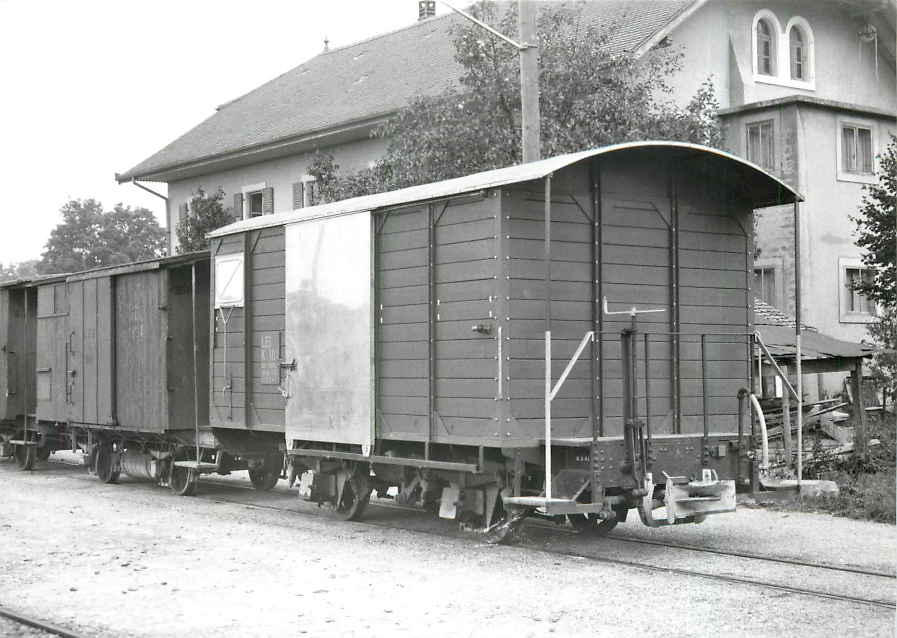 CPM couvert K 101 "flambant neuf" transforme par la Cle et le K 46 a Echallens Novembre 1962