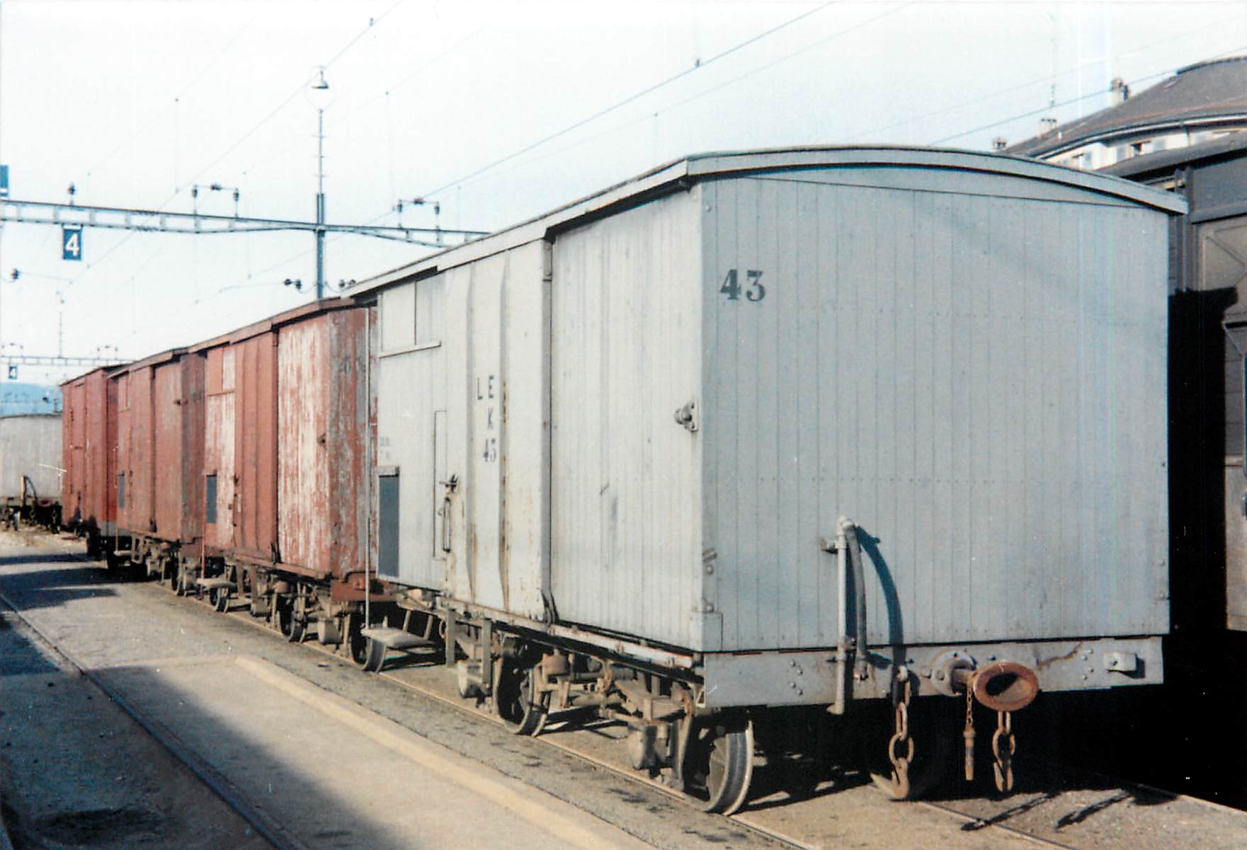 CPM Rame de wagons-couverts a Lausanne-Sebeillon Decembre 1960