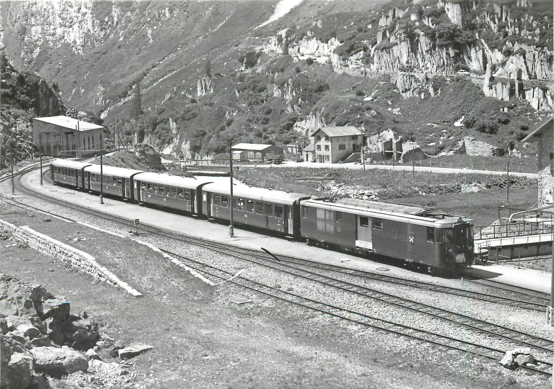 CPM Train pour Andermatt a Gletsch 27.7.1974