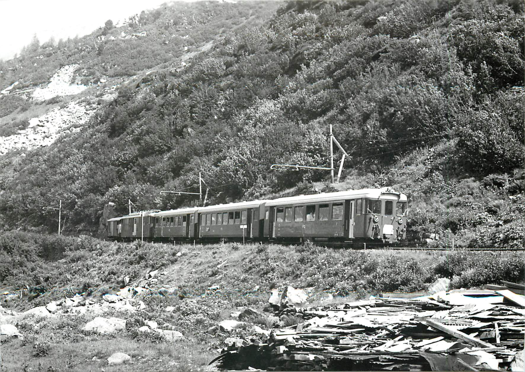 CPM Train pour Brig en dessus de Gletsch 27.7.1974