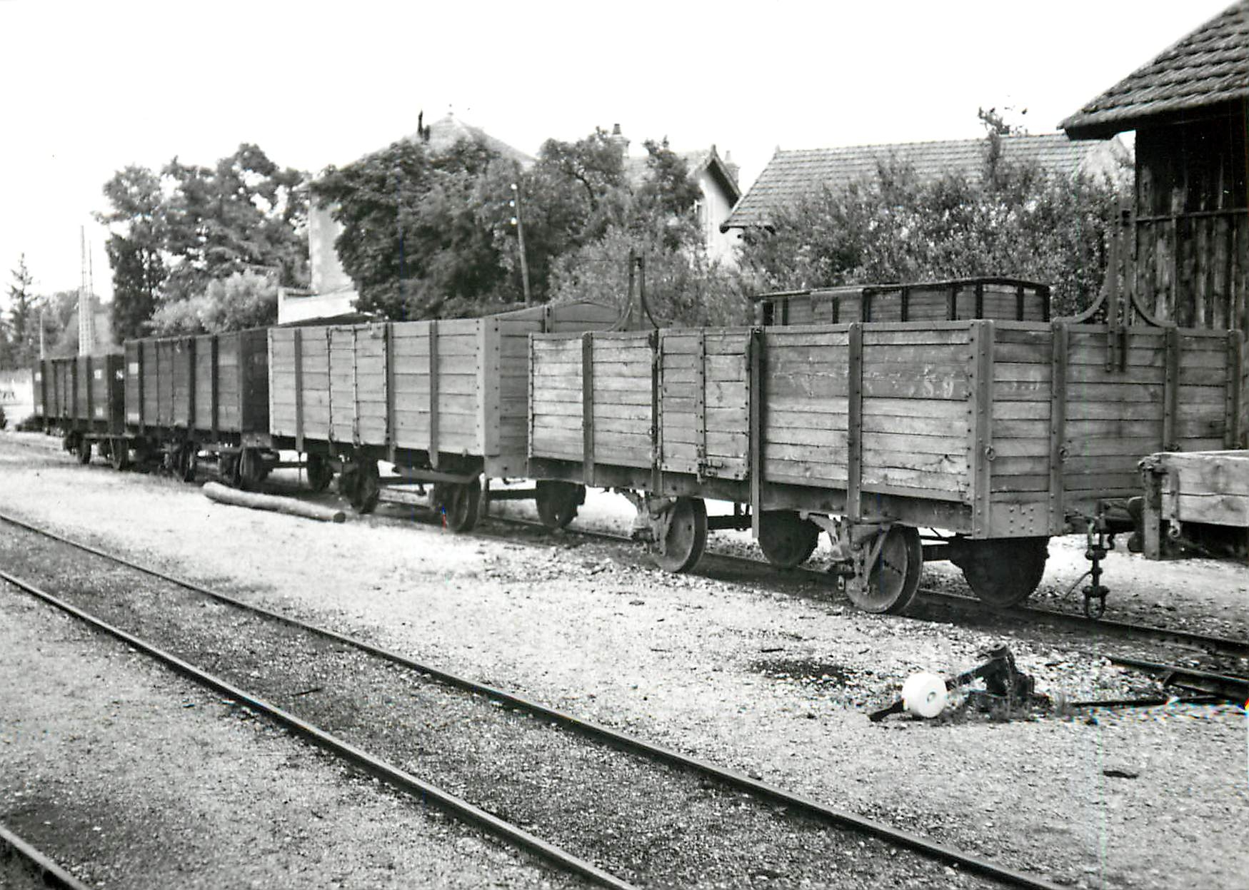 CPM Rame de tombereaux a Chablis 1951