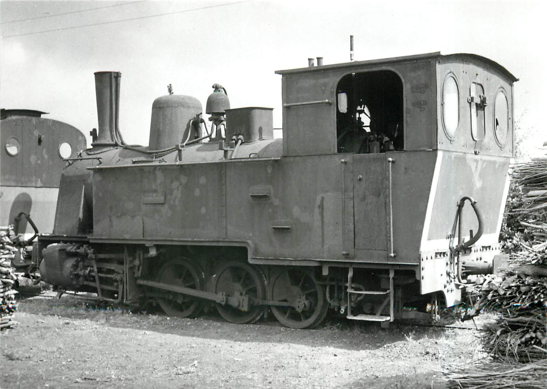 CPM 040 T No 15 en gare de Caudry 1955