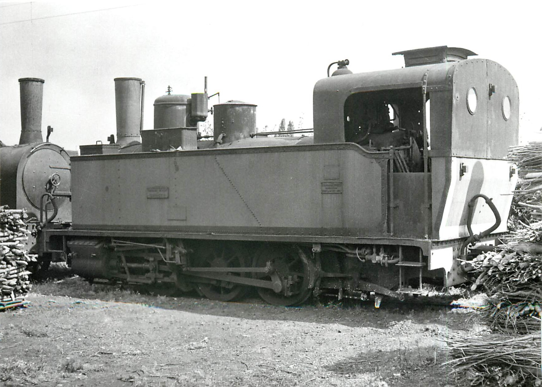 CPM 030 T No 21 en gare de Caudry 1955
