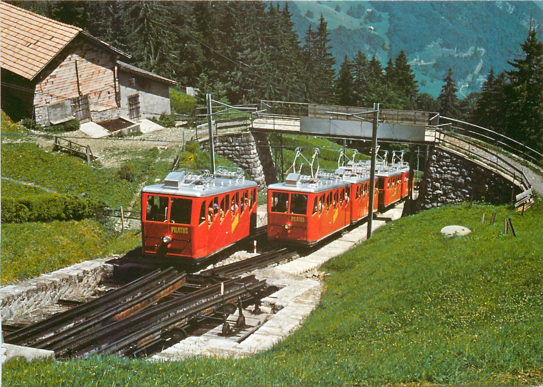 CPM Bundesfeiertag - ein Grossvekehrstad bei der Pilatusbahn PB: in der Ausweichstation Aemsigen sin