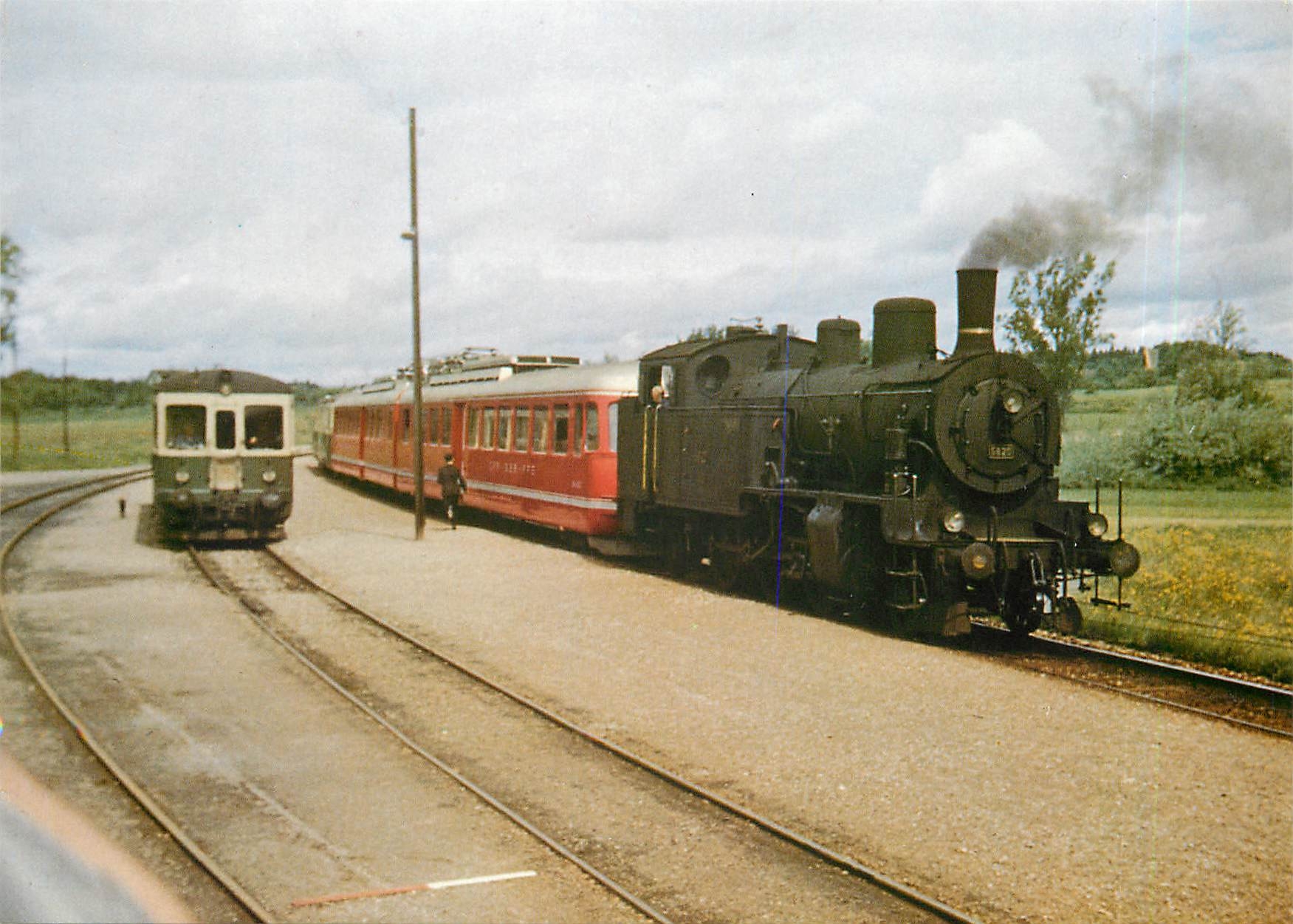 CPM Rote und blaue Pfeite waren auf der dampf- und diesel betriebenen MthB haeufig zu Gast