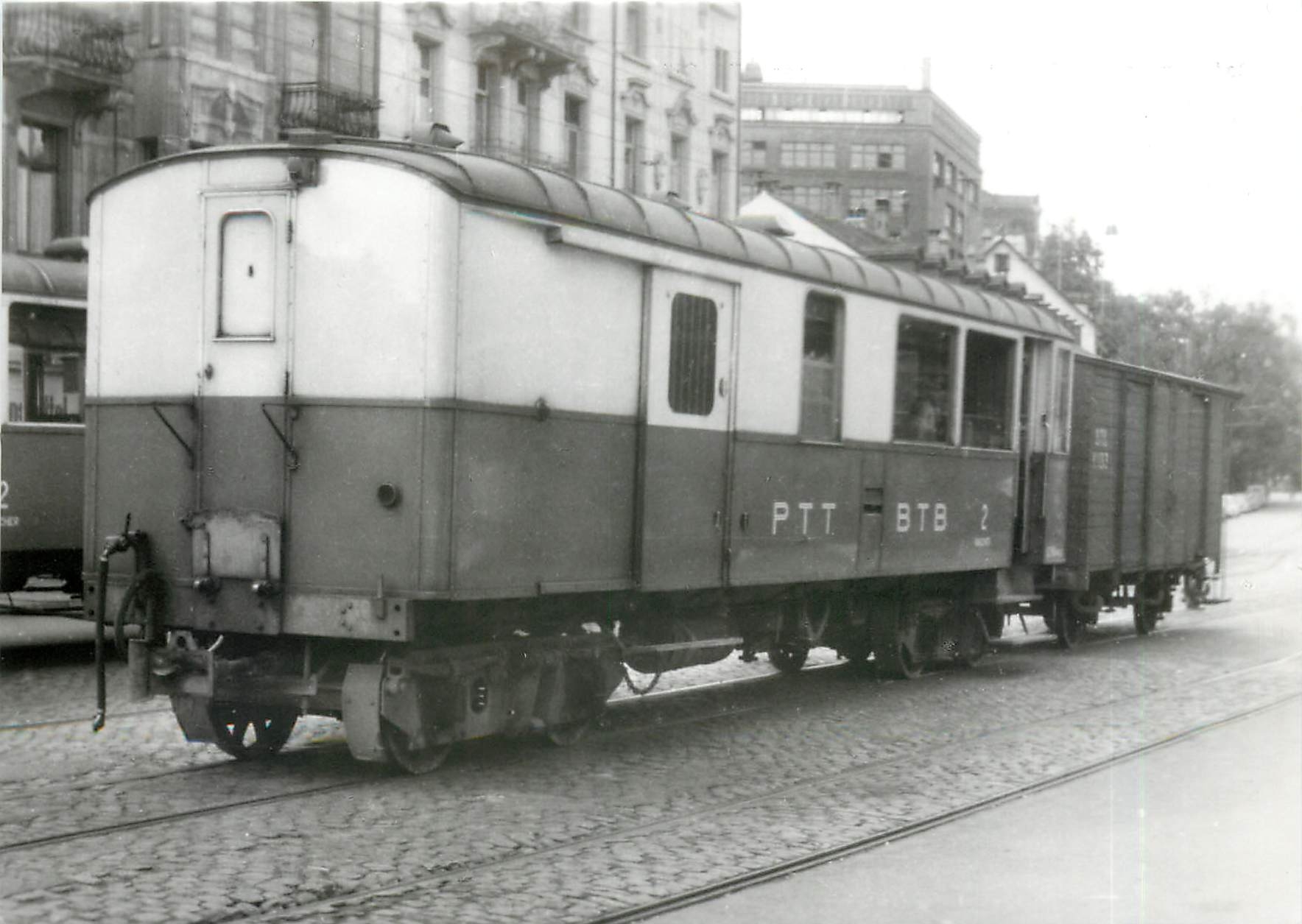 CPM Der kombinierte Personen- und Postwagen BTB CZ4 102 1940 vom langen Zwei- zum kurzen Vierachser 