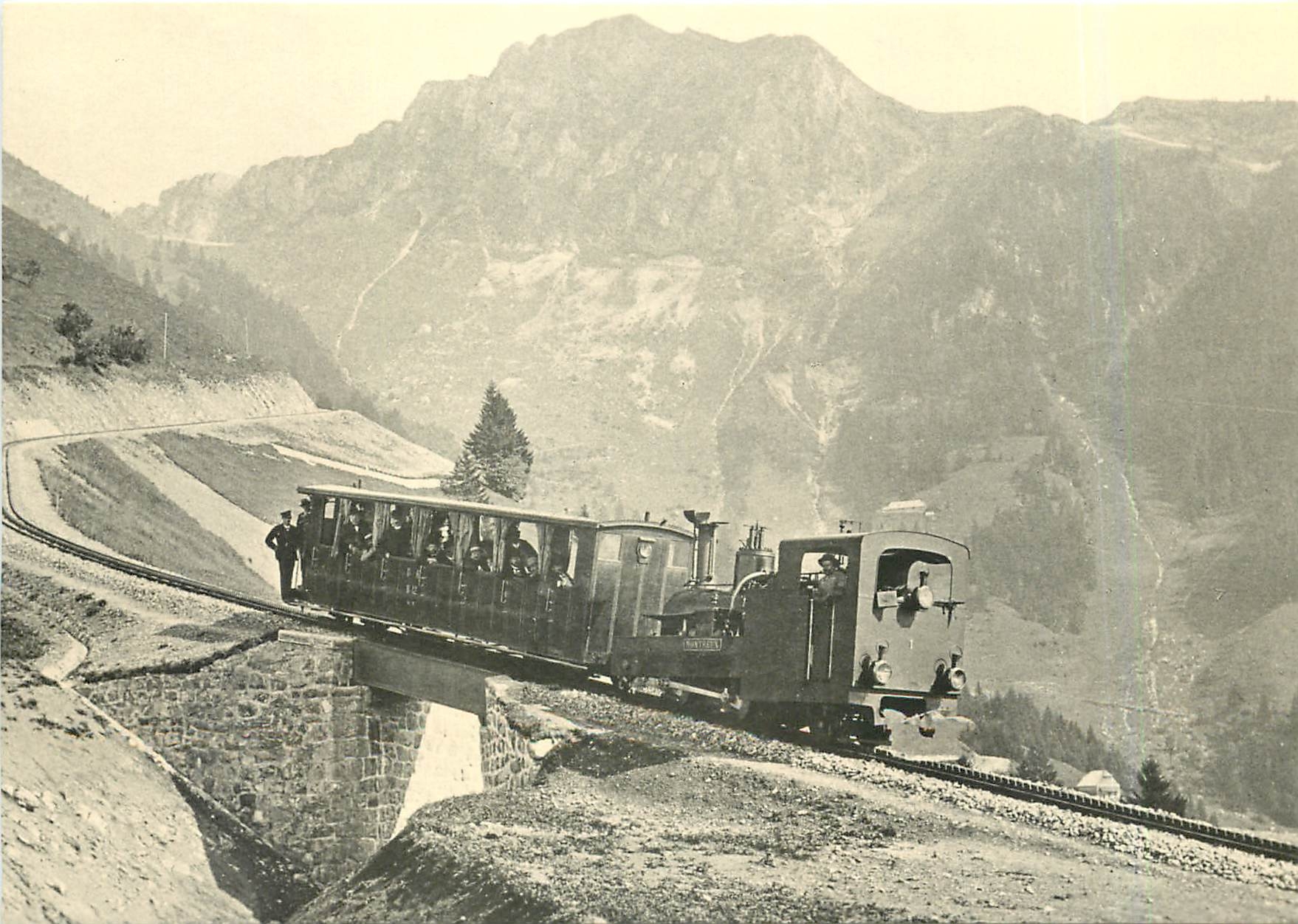 CPM Au départ de Caux