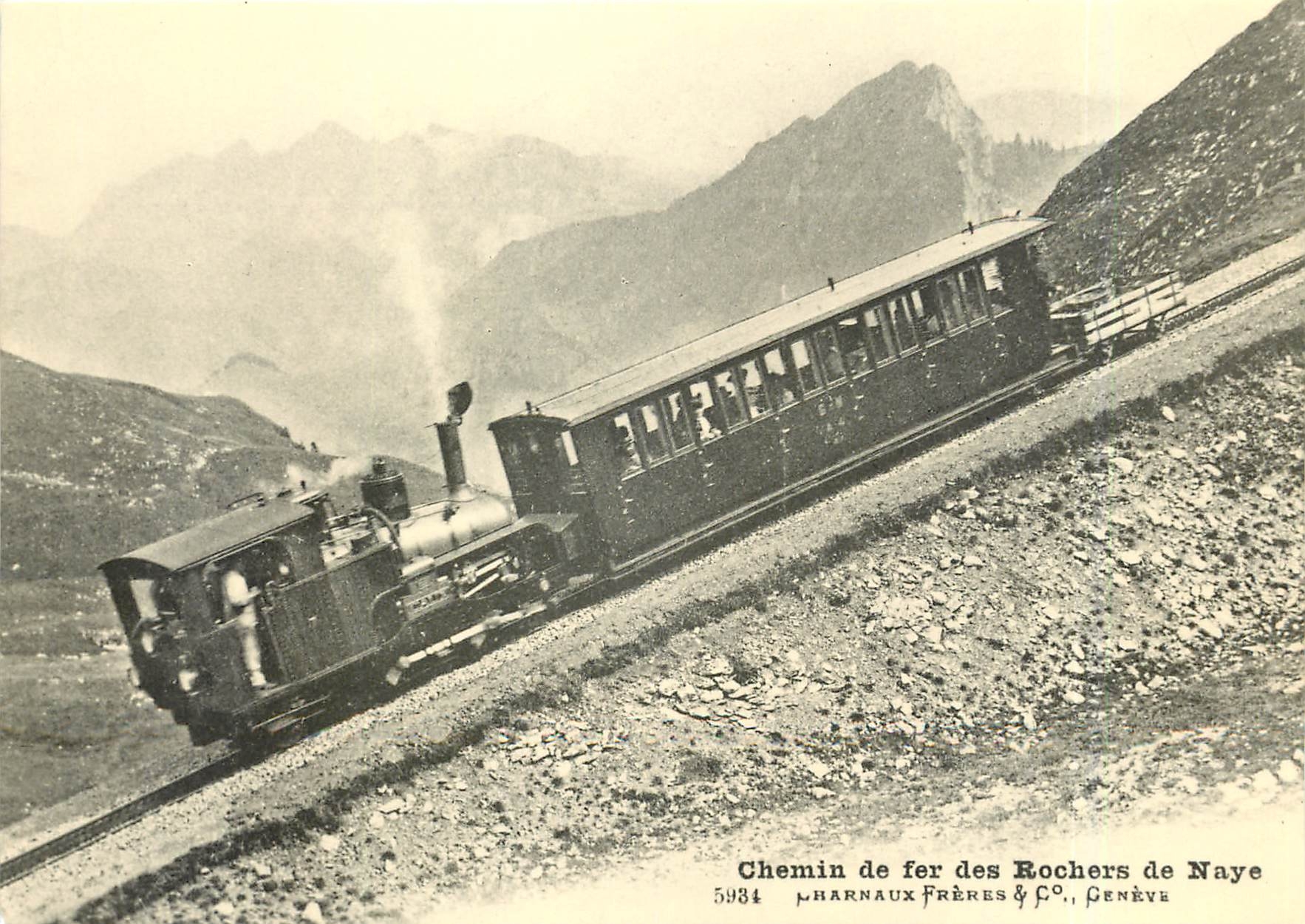 CPM Train pour les Rochers de Naye près de la station de Jaman