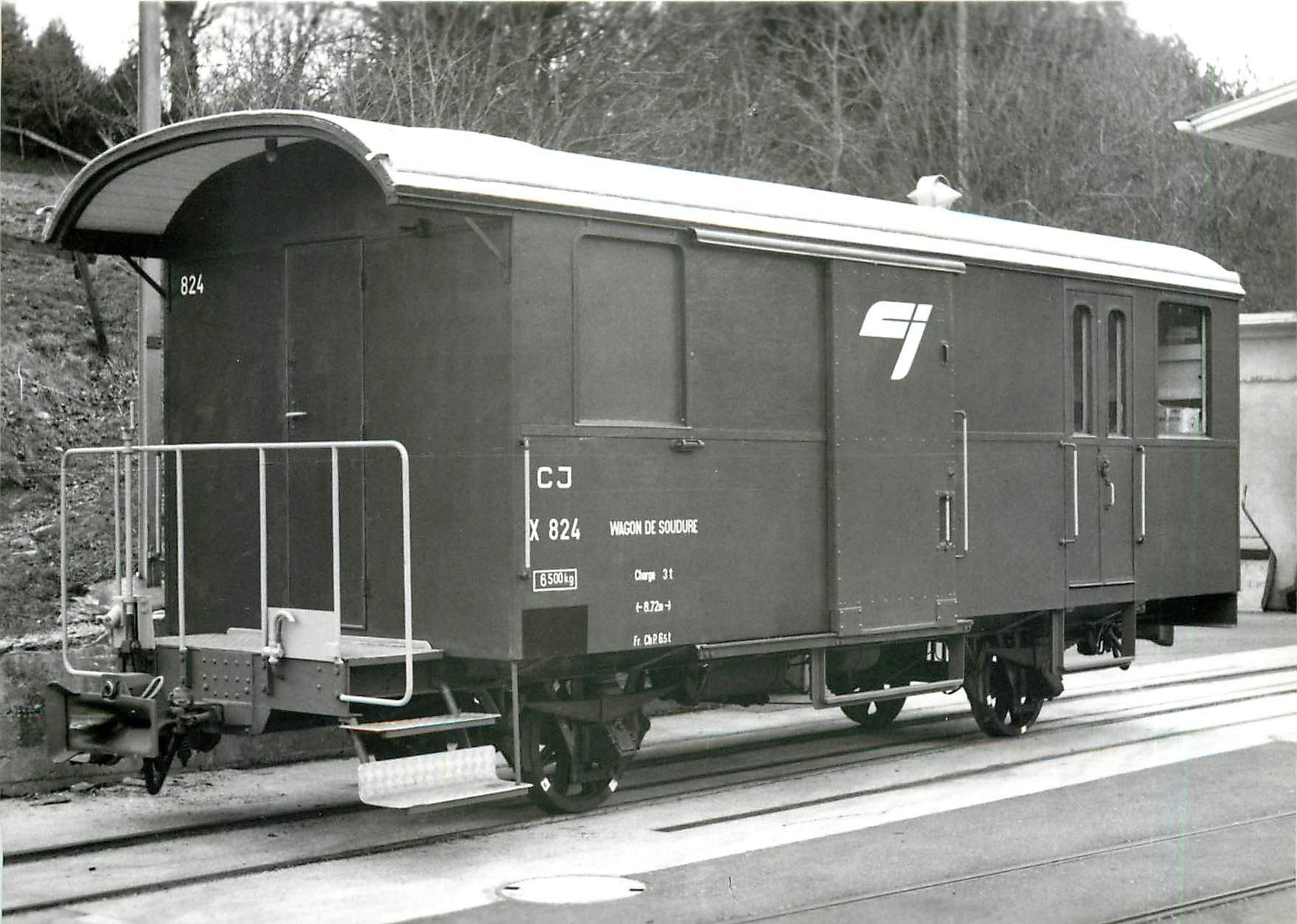 CPM X 824 (Serie FZ 11 12) wagon de soudure a Tramelan.22.4.1979. photo C-B Rossinelli