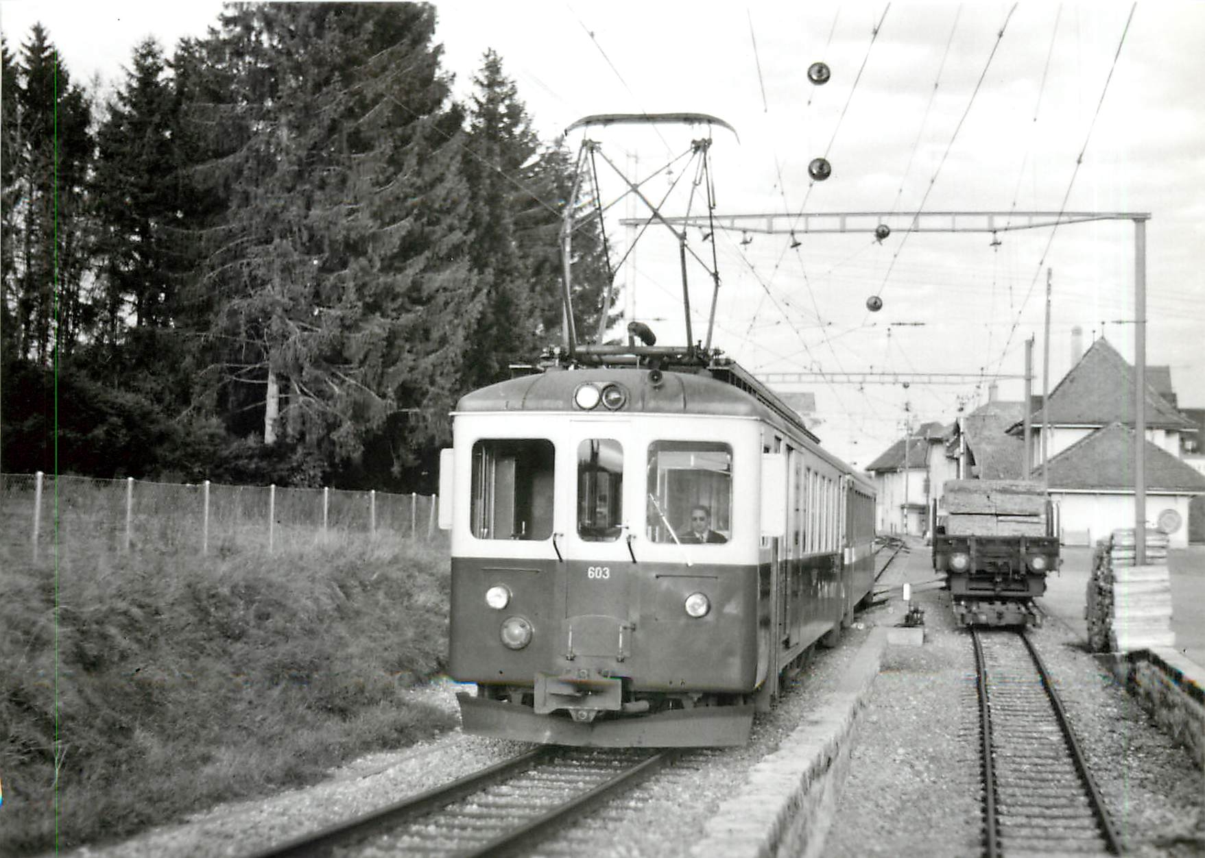 CPM Train monant au départ des Breuleux 4.11.1979