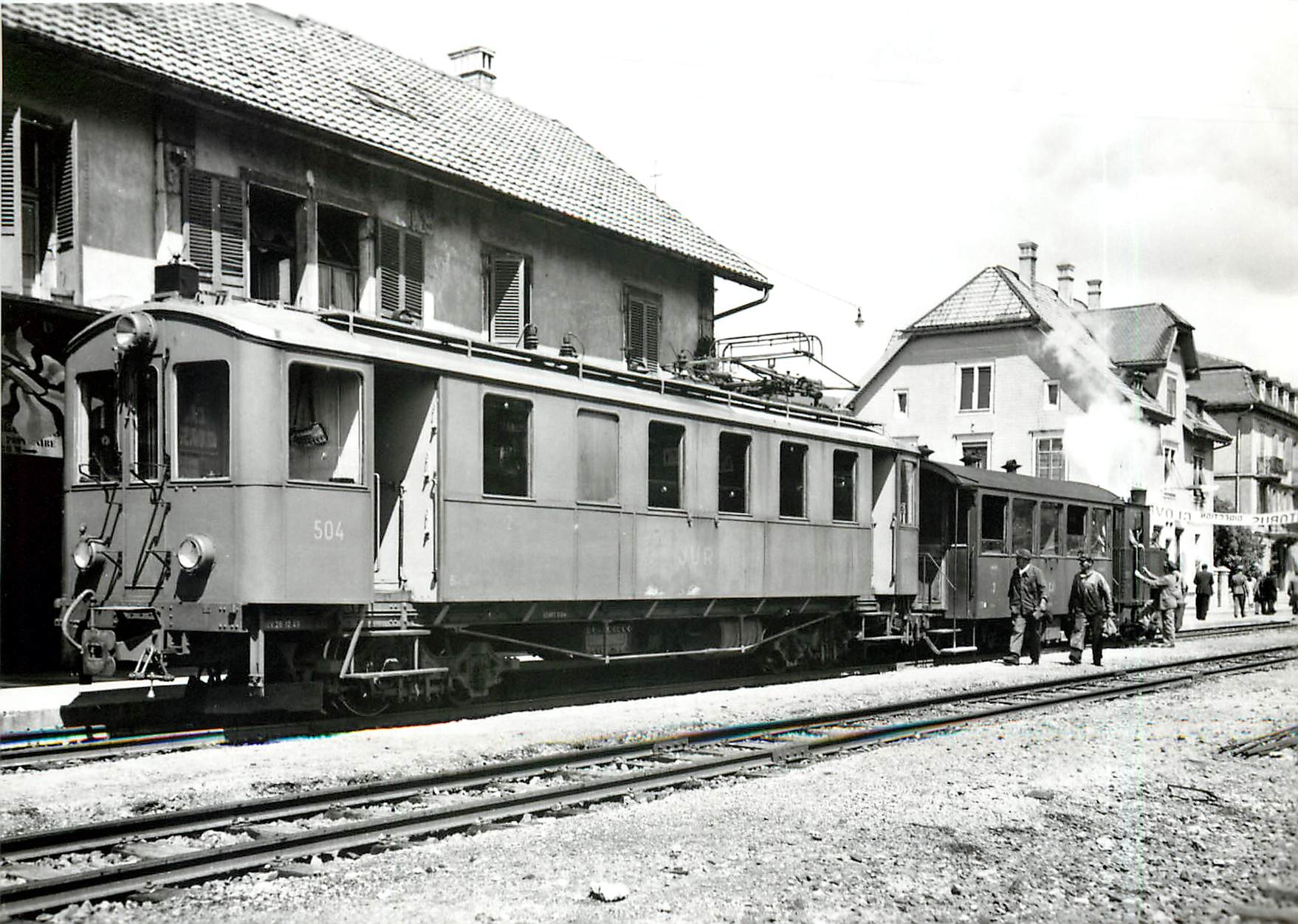 CPM Arrivée d'un train spécial a Saignelégier.10.8.1952.photo P. Willen
