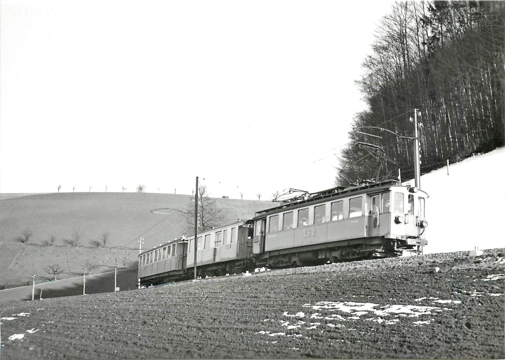 CPM Train pour Berne entre Worb et Muri Be 4/4 33 BF2 73 B10.8.4.1956. photo J-J Meltzer