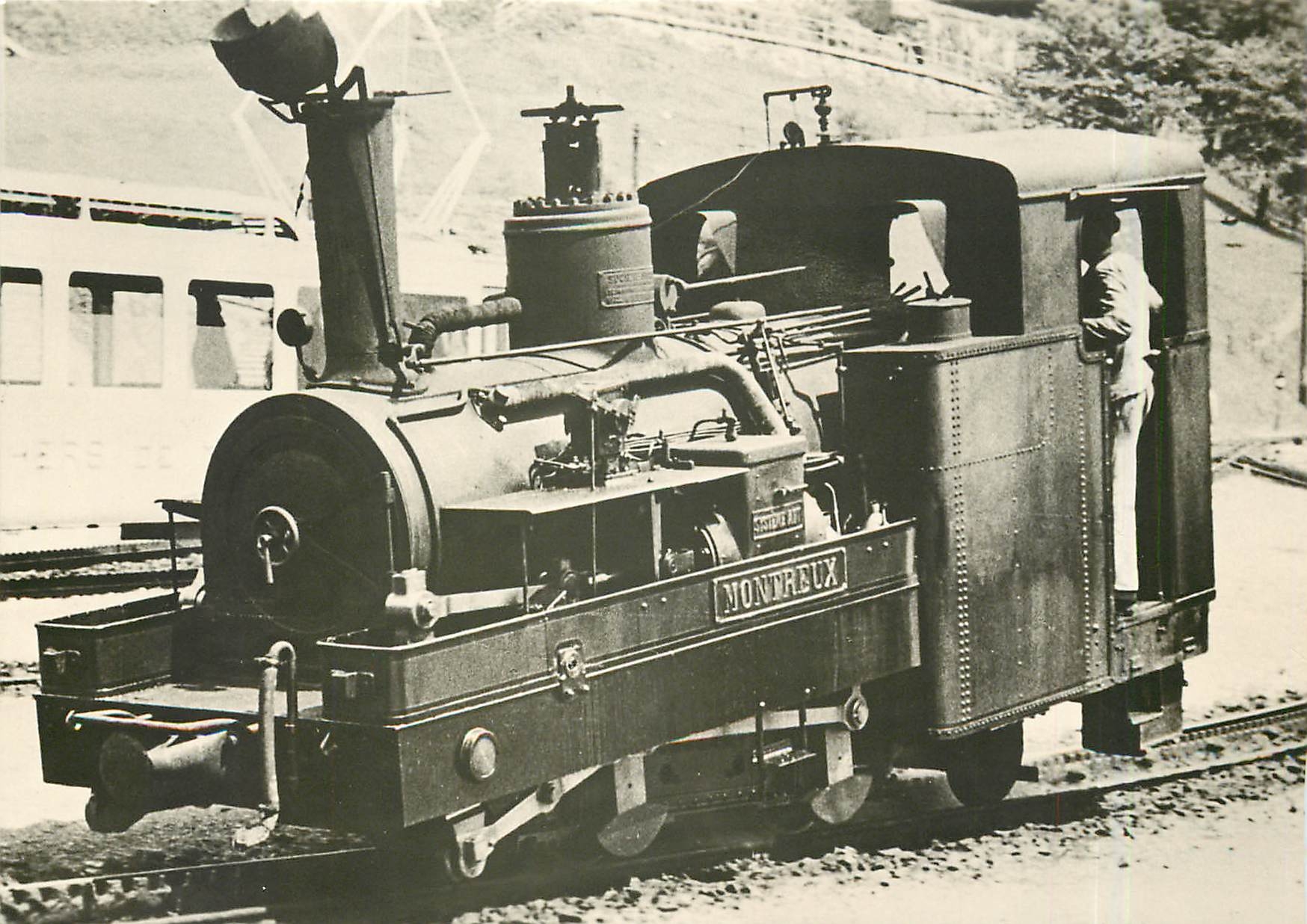 CPM 2. H 2/3 N°1 "Montreeux" à glion 