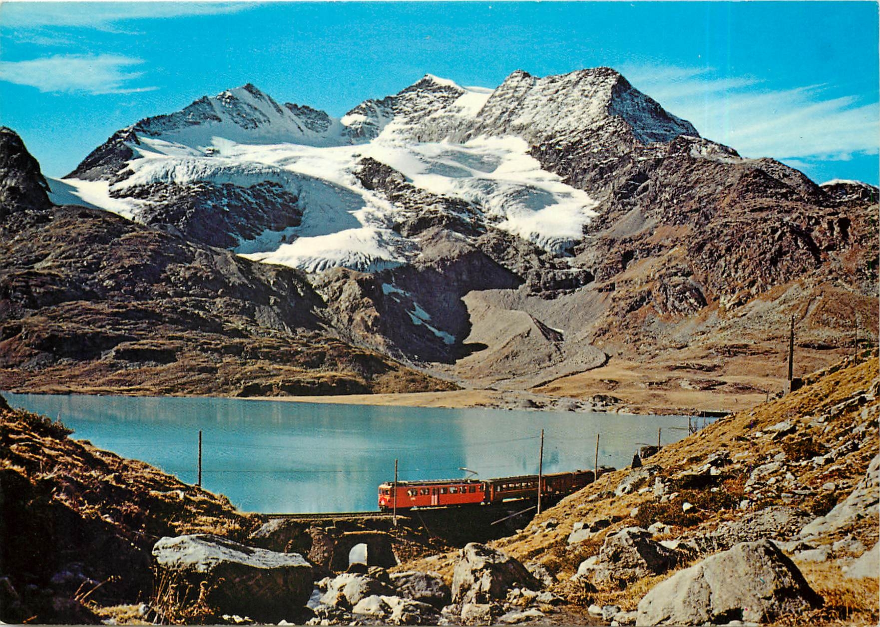 CPM Die Rhätische Bahn auf dem Berninapass mit dem Cambrenagletscher und Piz Cambrena