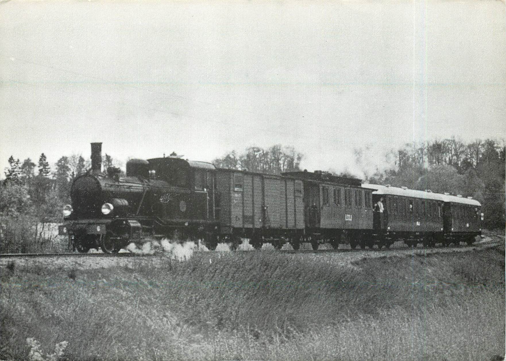 CPM BLJ 6 med nagra av museets vagnar