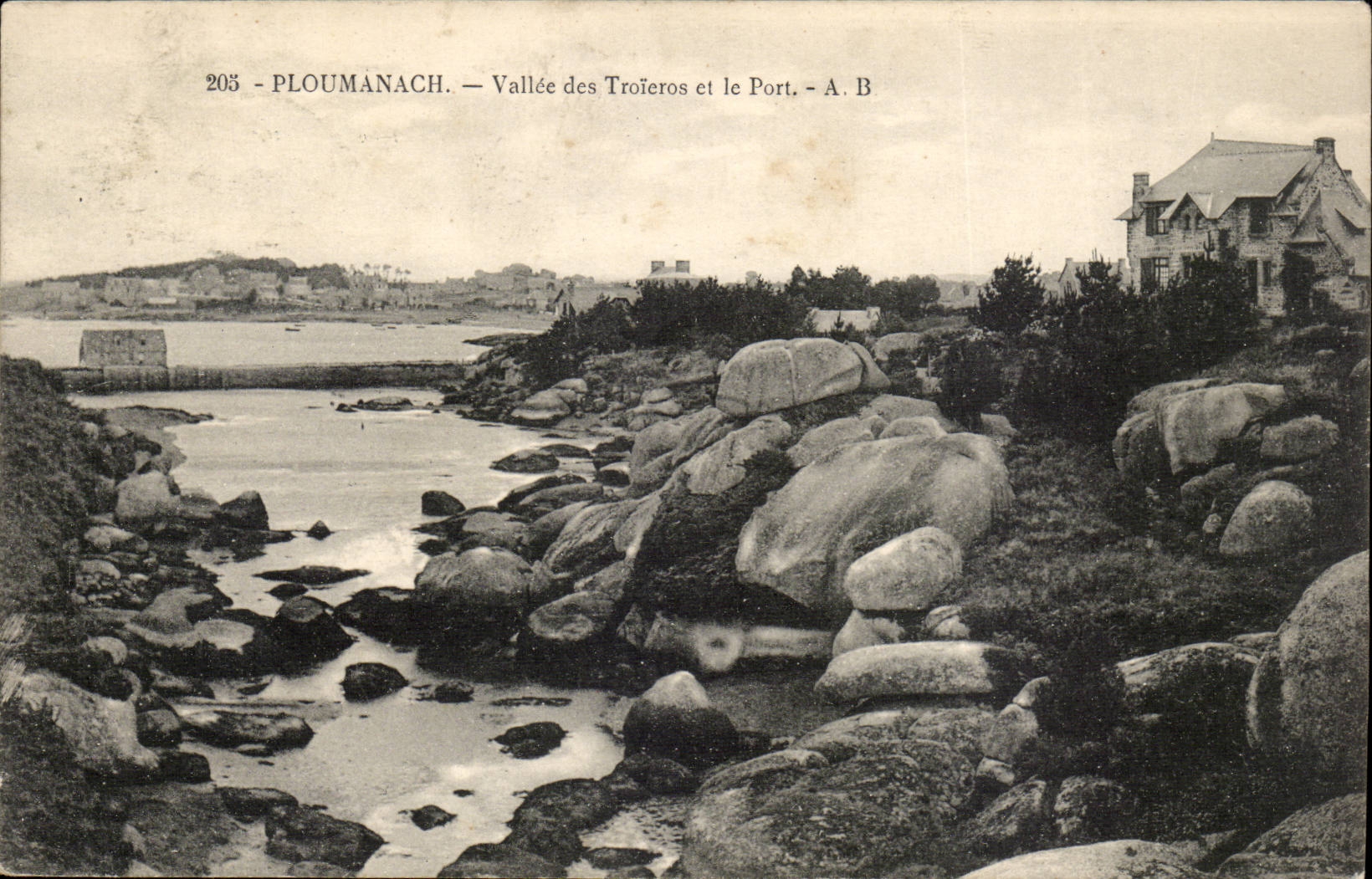 Ploumanach CPA Vallee des TRoieros et le port