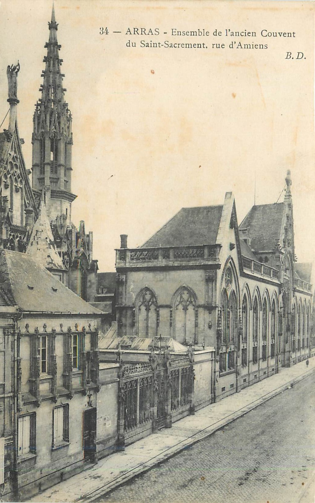 CPA arras Ensemble de l'ancien Couvent du Saint-Sacrement rue d'Amiens