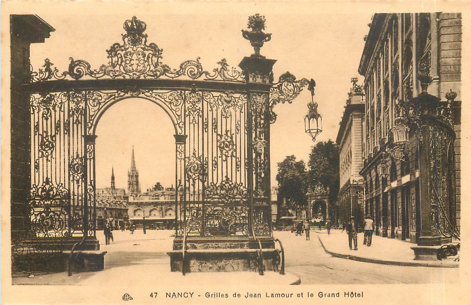 CPA NANCY-Grilles de Jean Lamour et le Grand Hotel