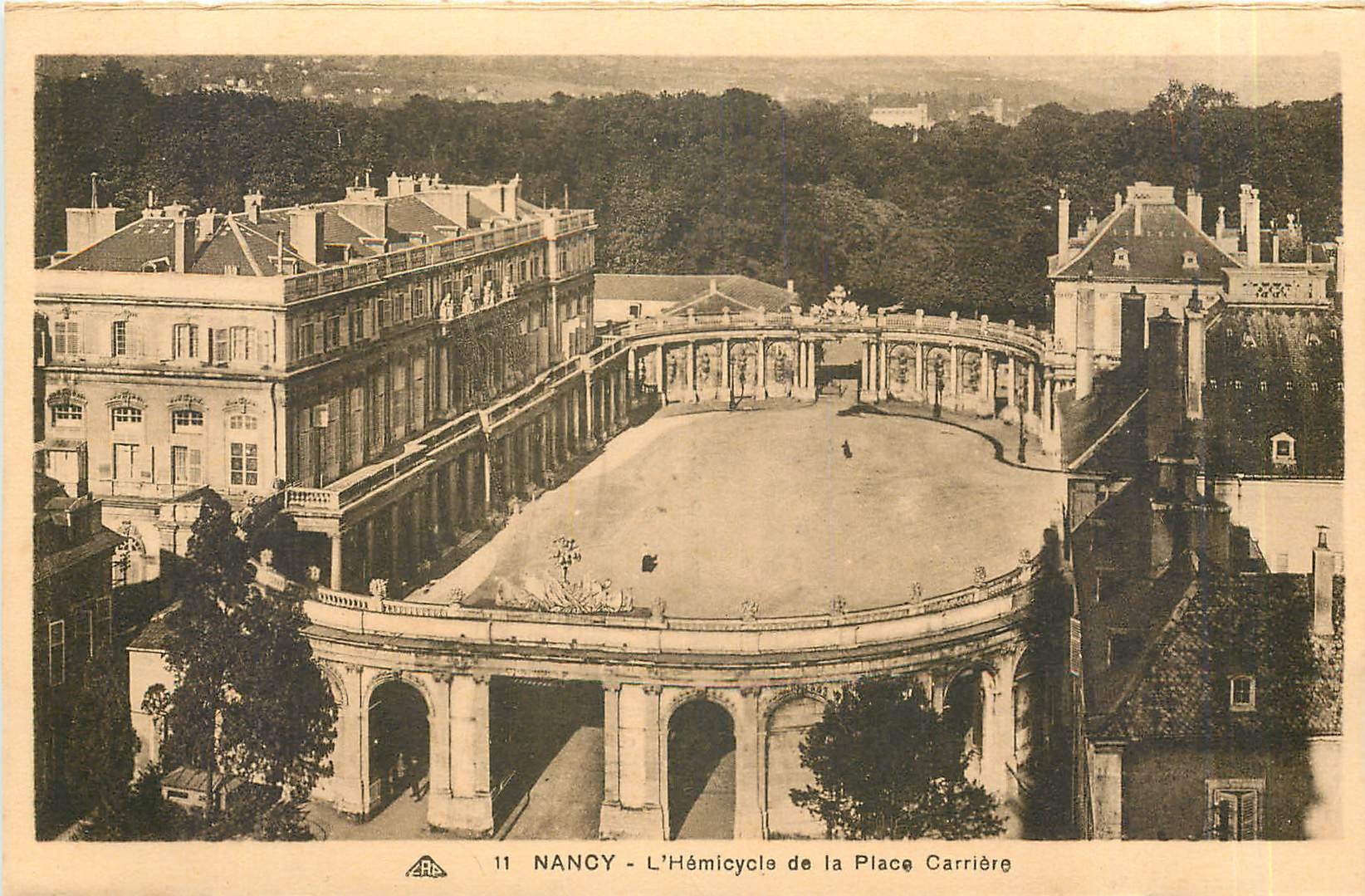 CPA NANCY-L'Hamicycle de la Place Carriere