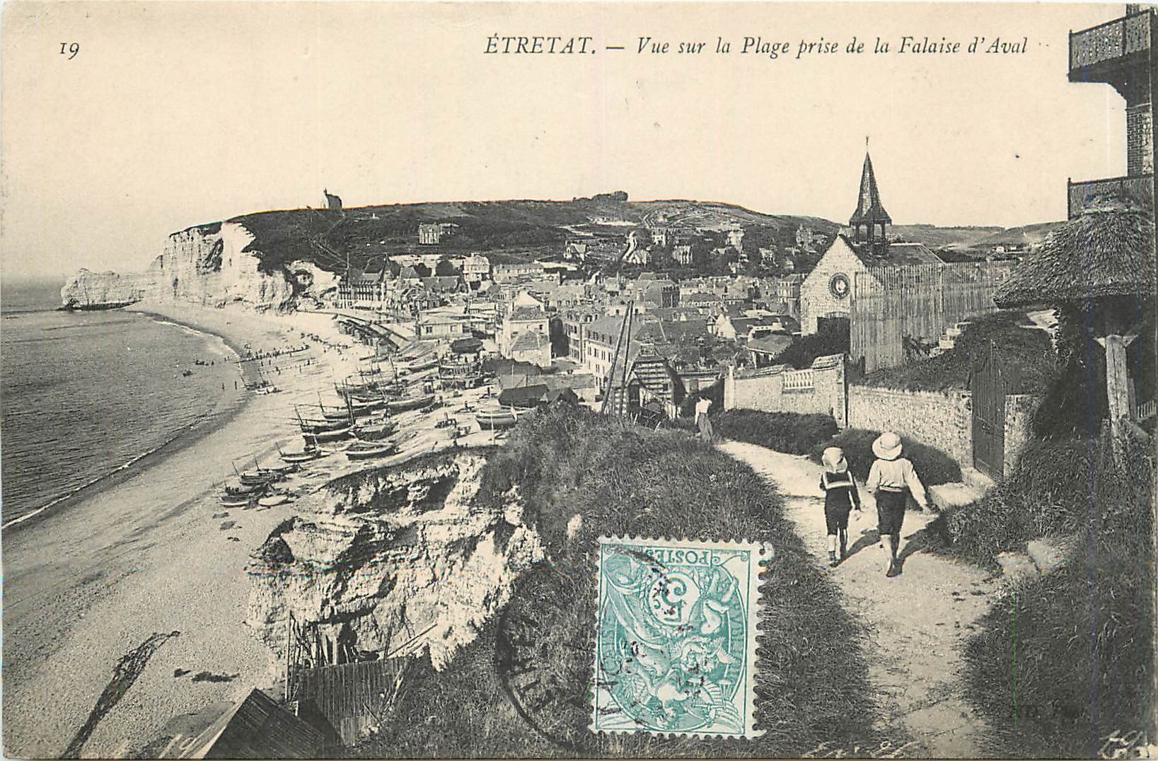 CPA Etretat Vue sur la Plage prise de la Falaise d'Aval