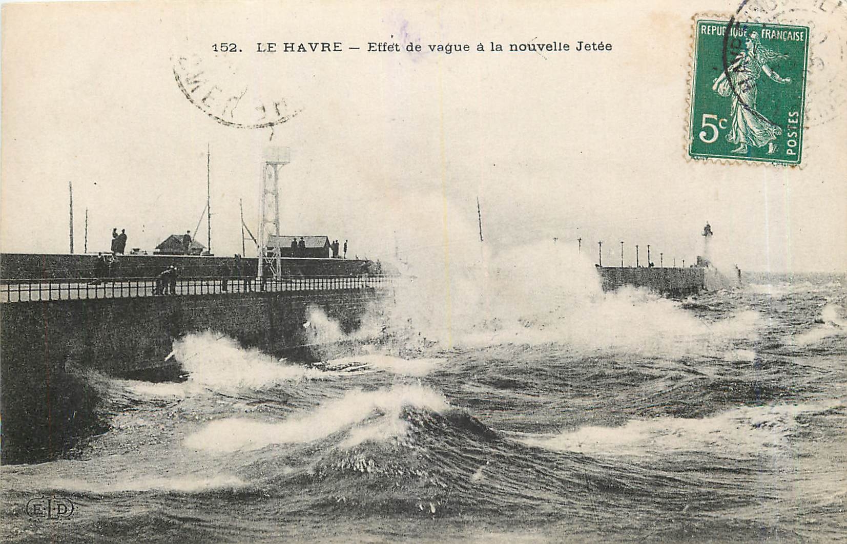 CPA Le Havre Effet de Vague a la nouvelle Jetee 
