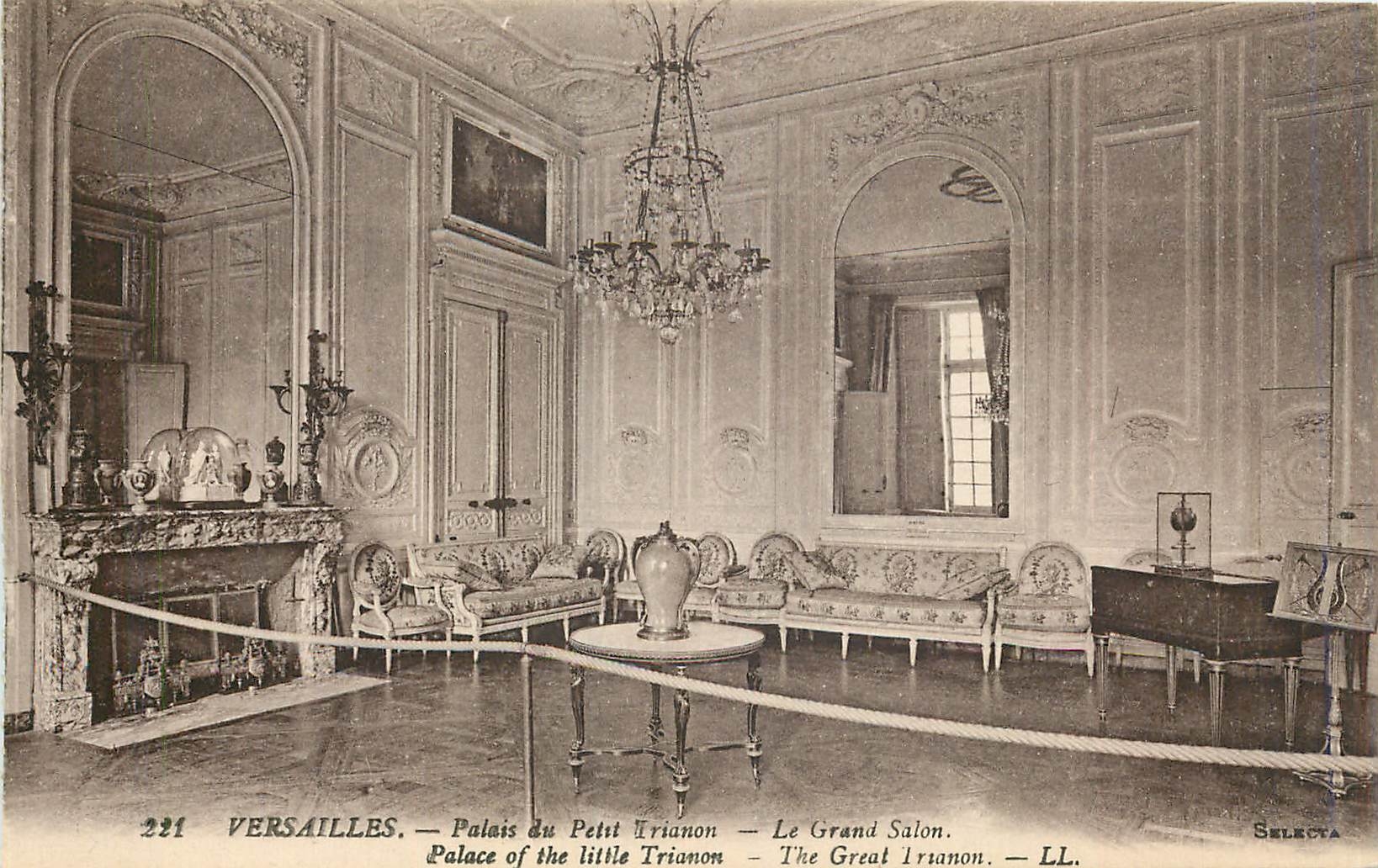 CPA Versailles Palais du Petit Trianon Le Grand Salon 