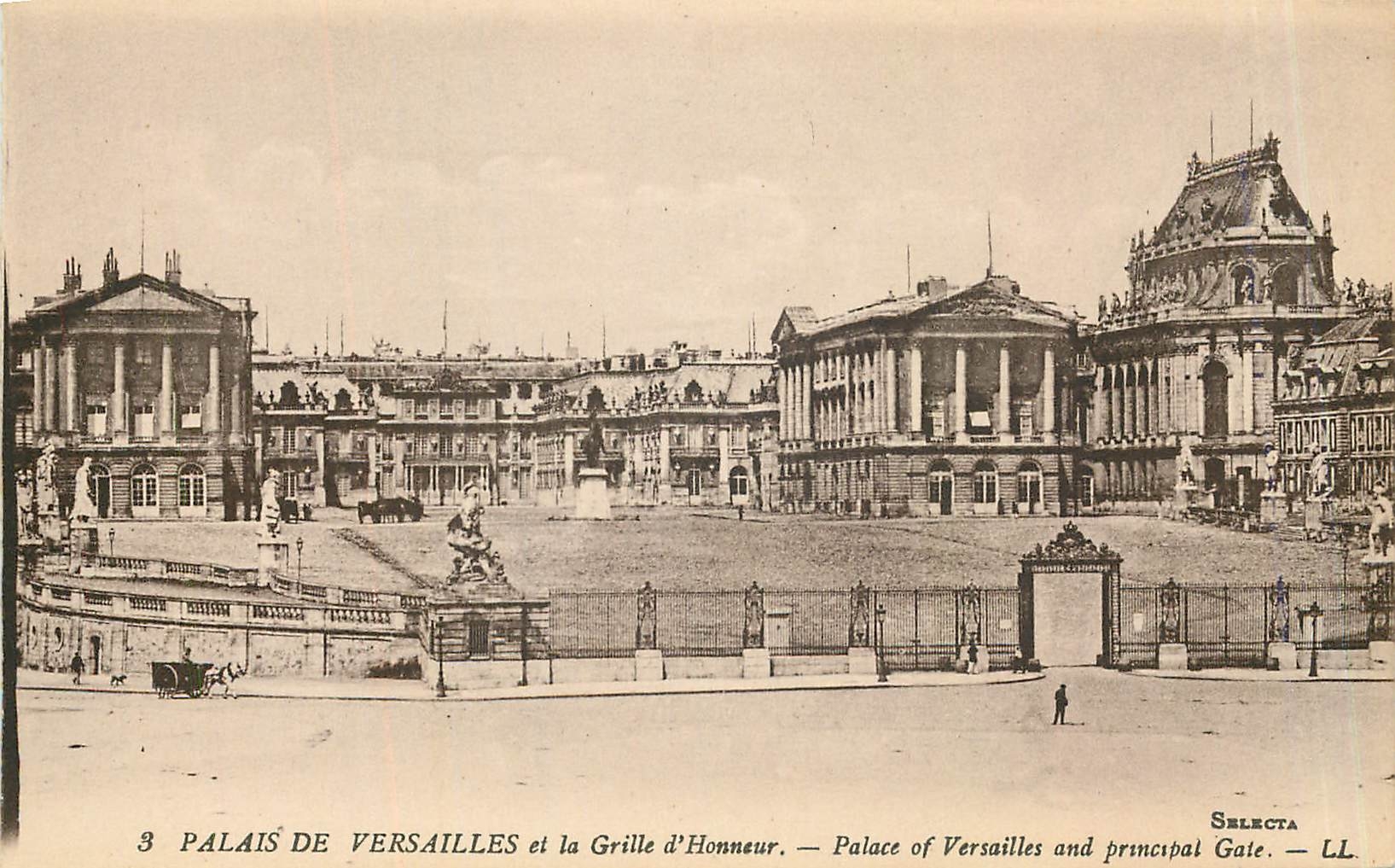 CPA Palais de Versailles et la Grille d'Honneur 