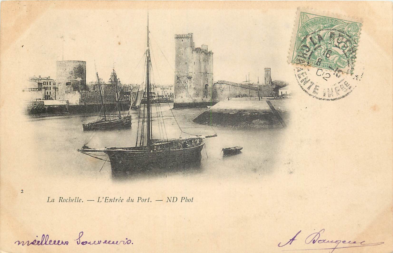 CPA La Rochelle L'Entree du Port 