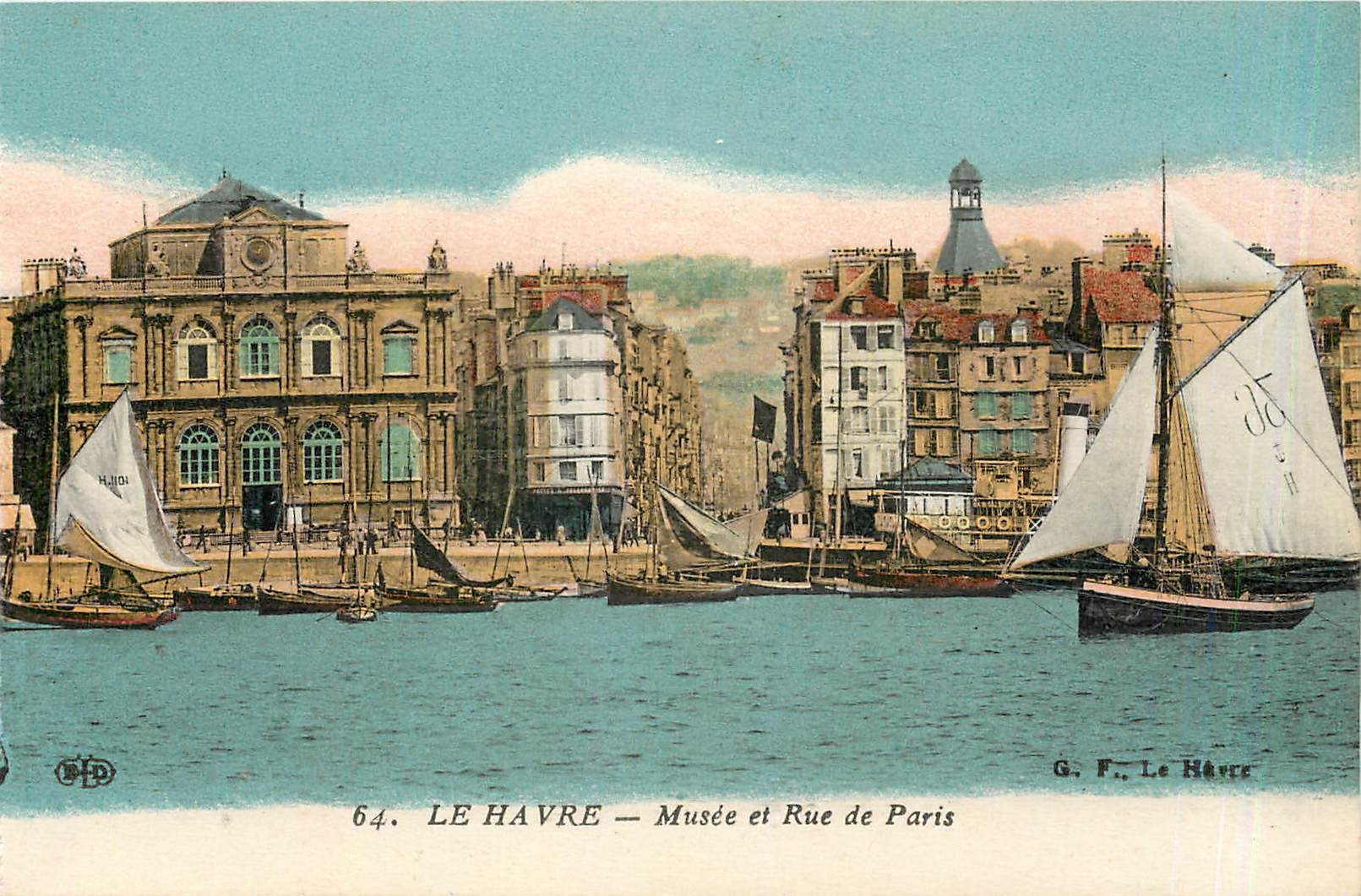 CPA Le Havre Musee et Rue de Paris Bateaux