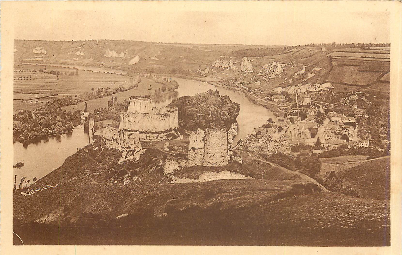 CPA Le Petit Andely Les Ruines du Chateau Gaillard et la Vallee de la Seine
