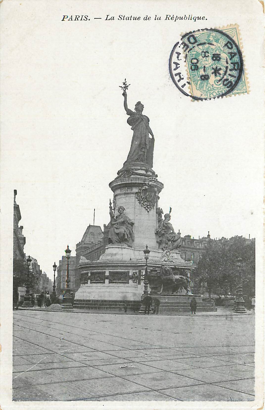 CPA Paris La Statue de la Republique 