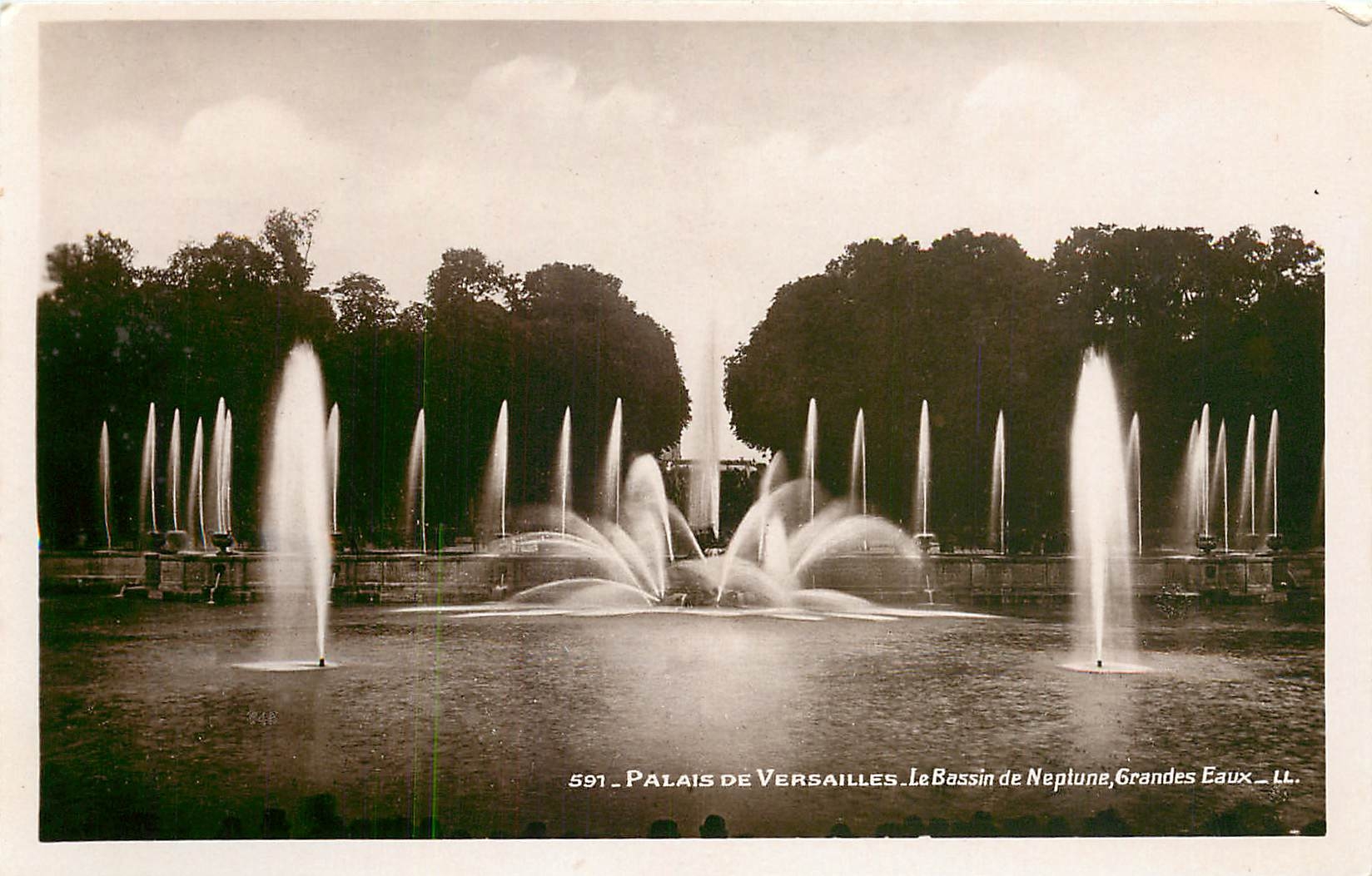 CPA Palais de Versailles Le Bassin de Neptune Grandes Eaux 