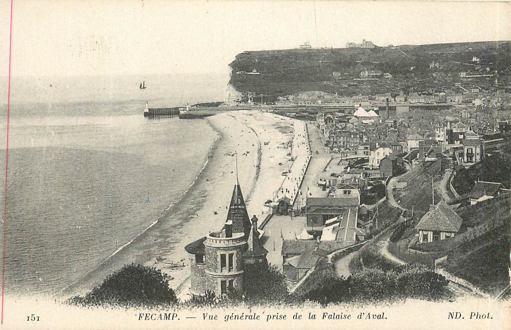 CPA Fecamp Vue generale prise de la Falaise d'Aval