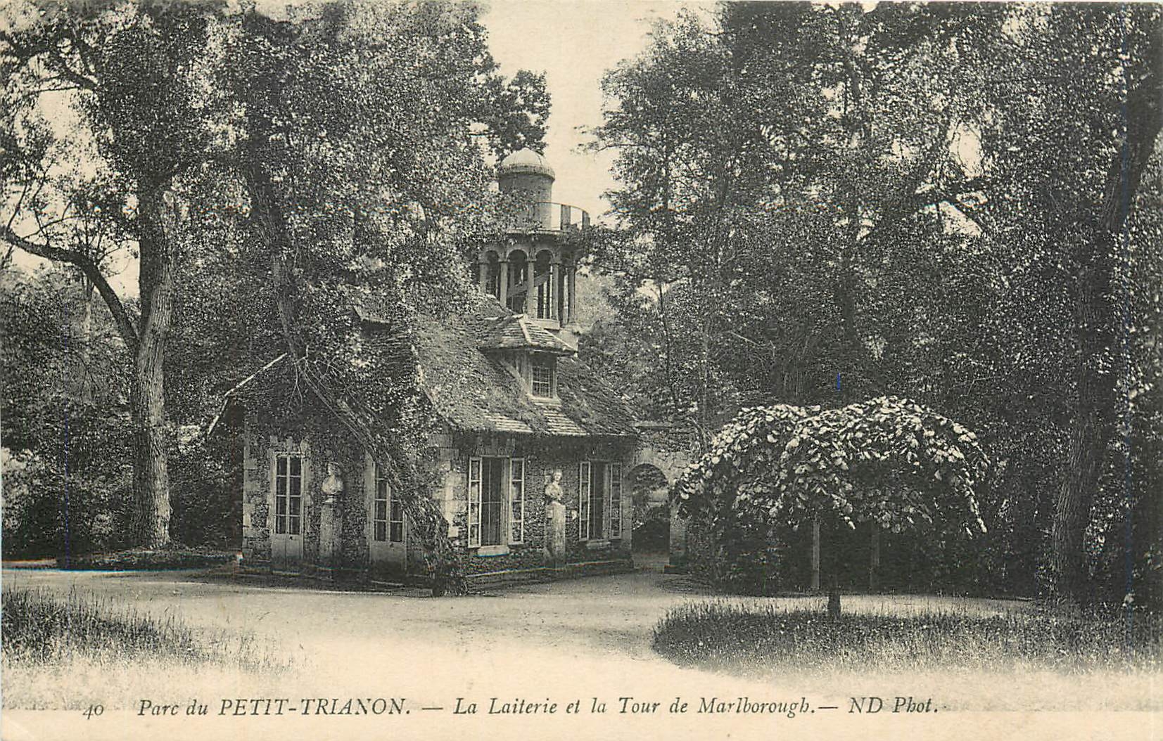 CPA Parc du Petit Trianon La Laiterie et la Tour de Marlborough 