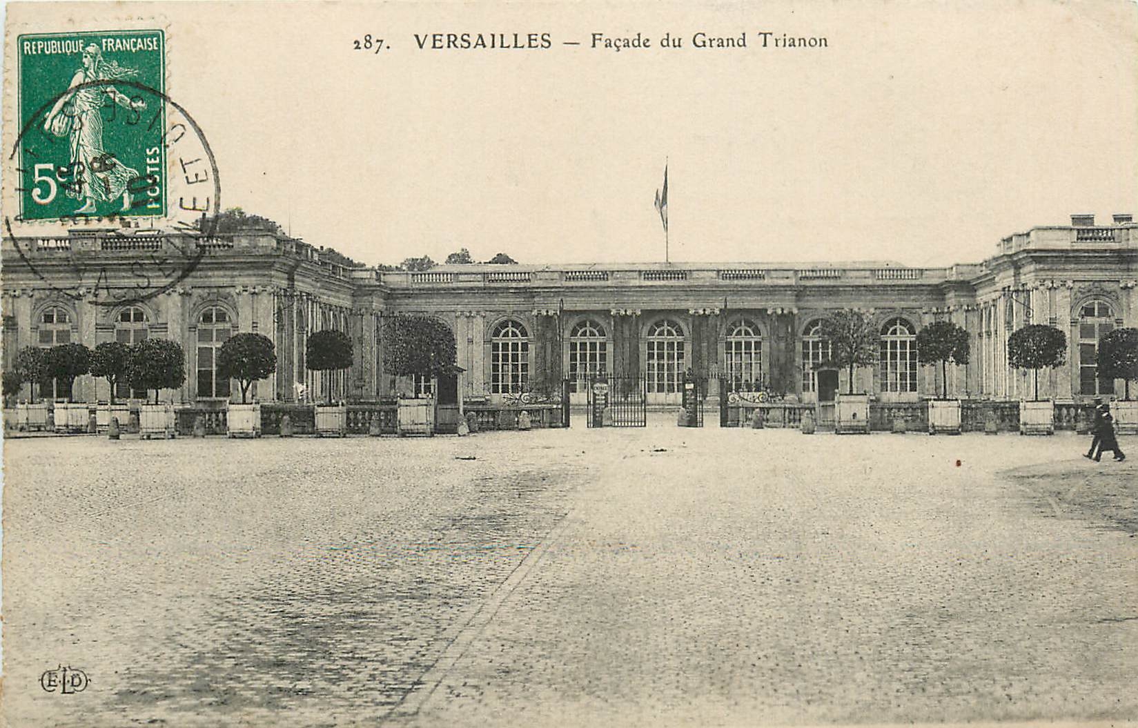 CPA Versailles Facade du Grand Trianon 