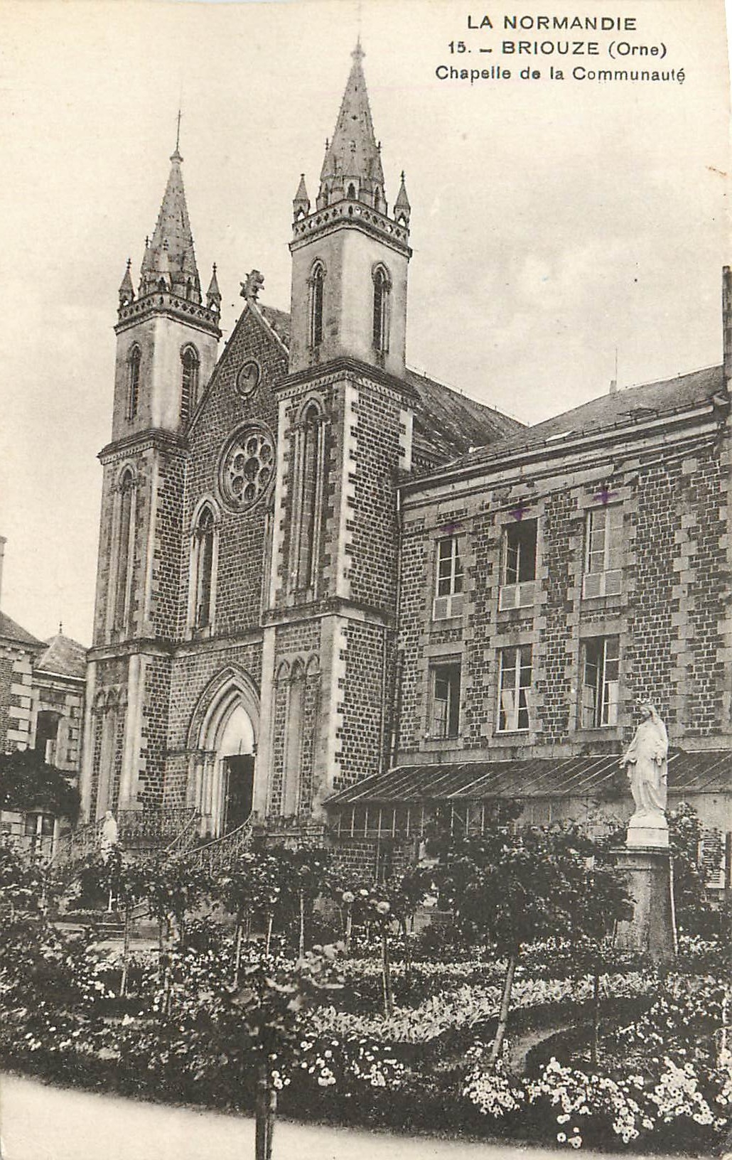 CPA Briouze Orne Chapelle de la Communaut