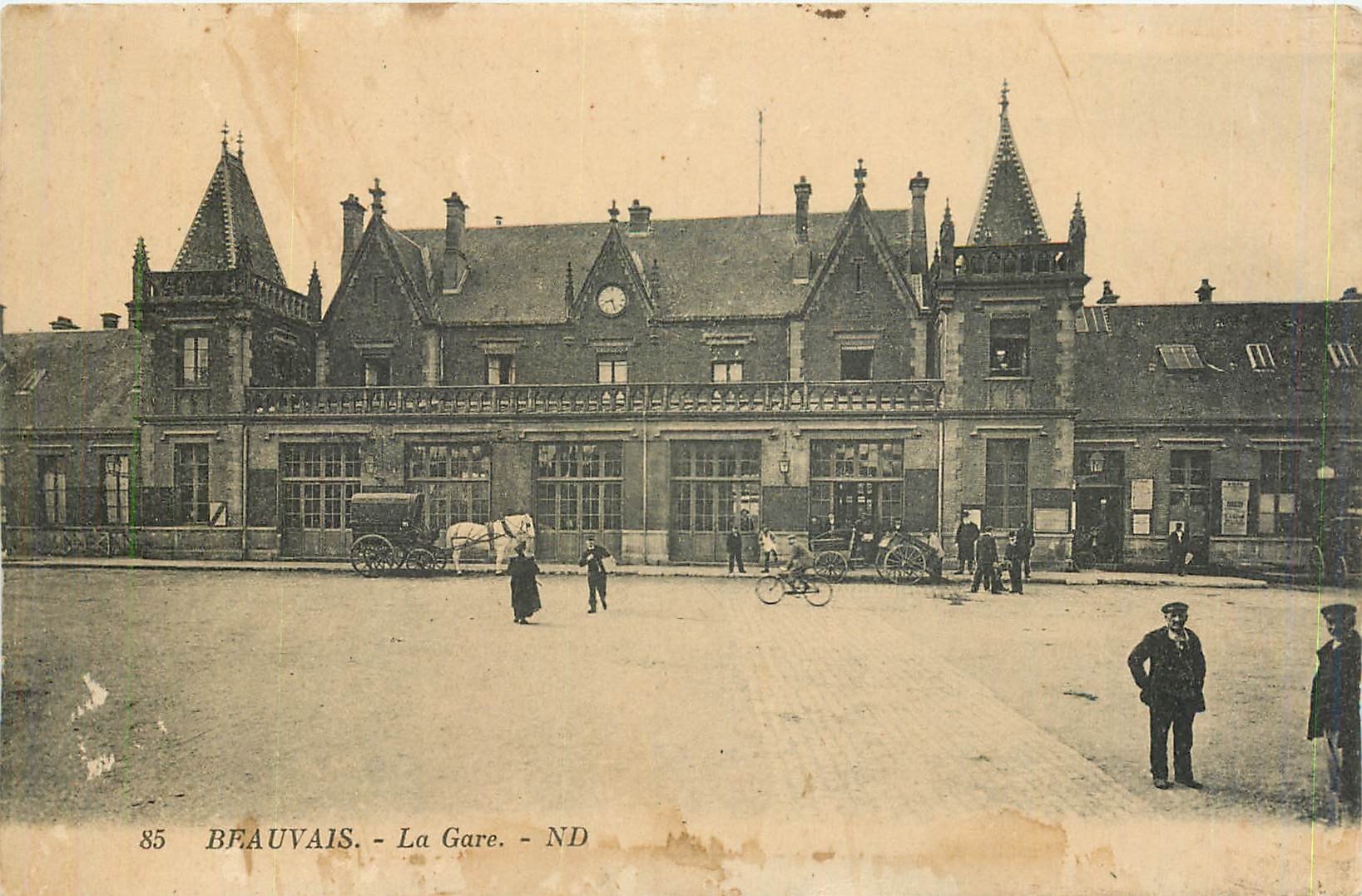 CPA Beauvais La Gare 