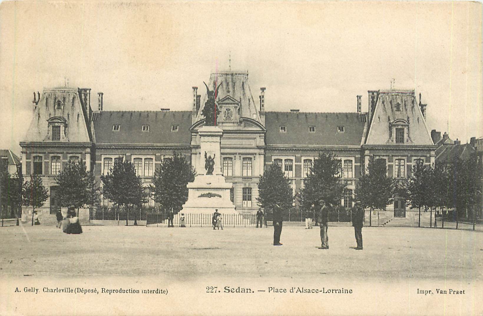 CPA Sedan Place d'Alsace Lorraine 