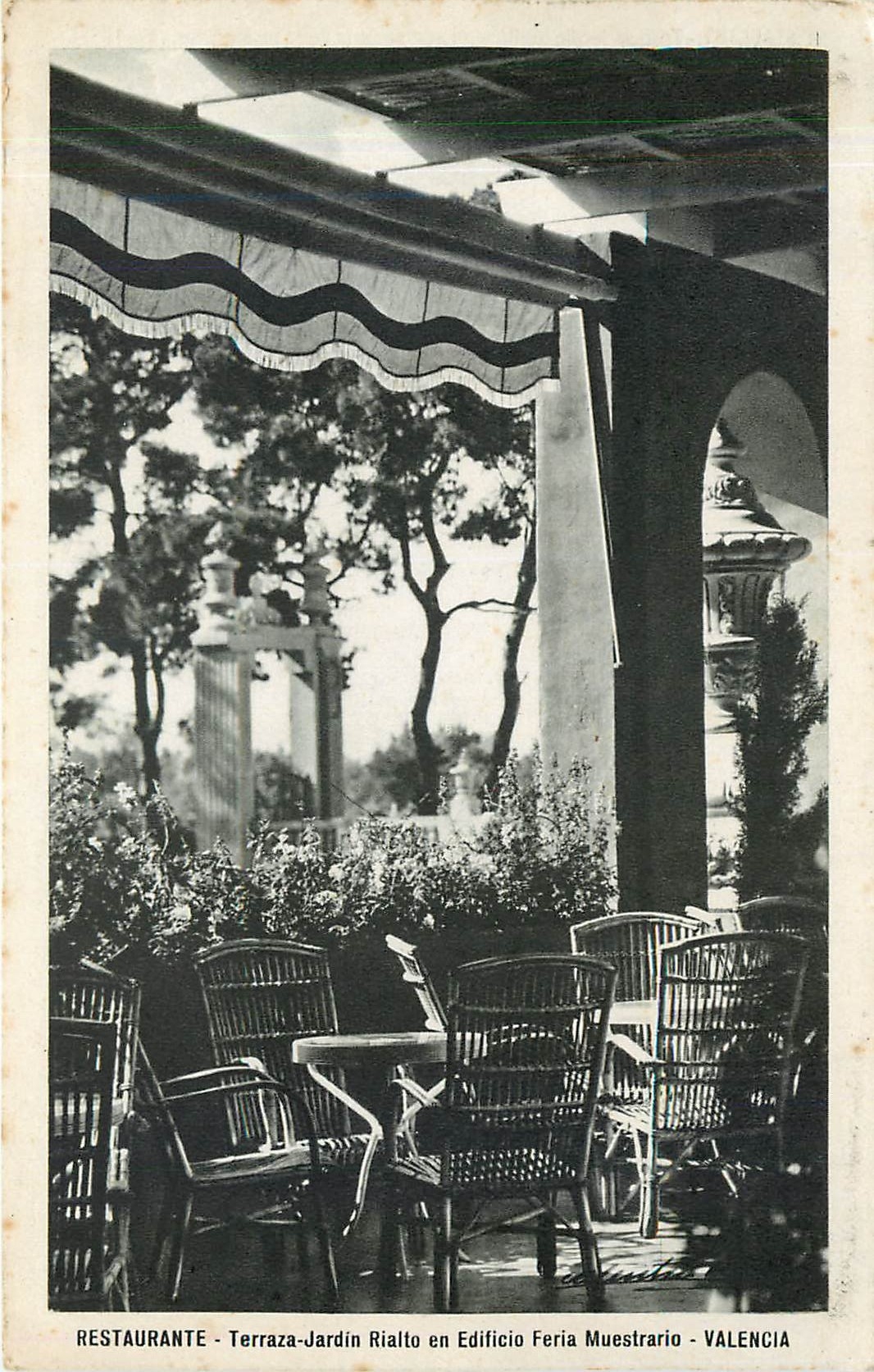 CPA Restaurante Terraza Jardin Rialto en edificio Feria Muestrario  Valencia