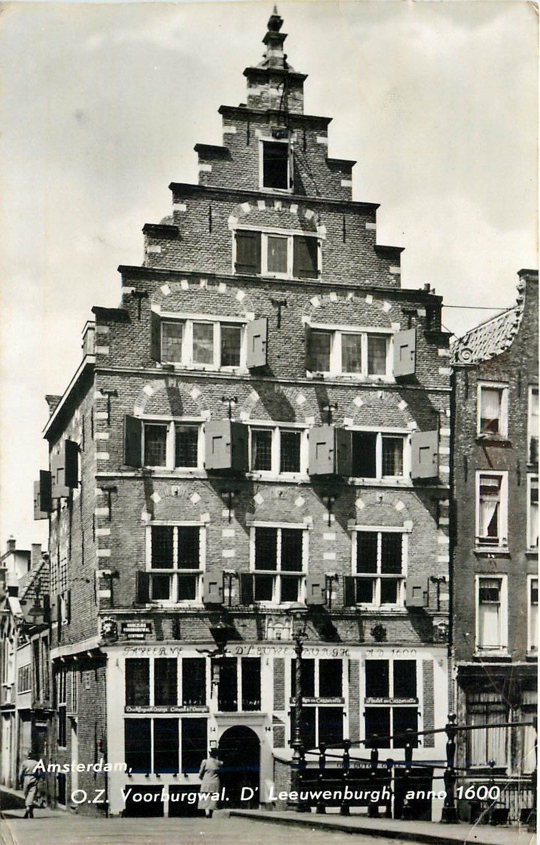 CPA Amsterdam OZ Voorburgwal D Leeuwenburgh 