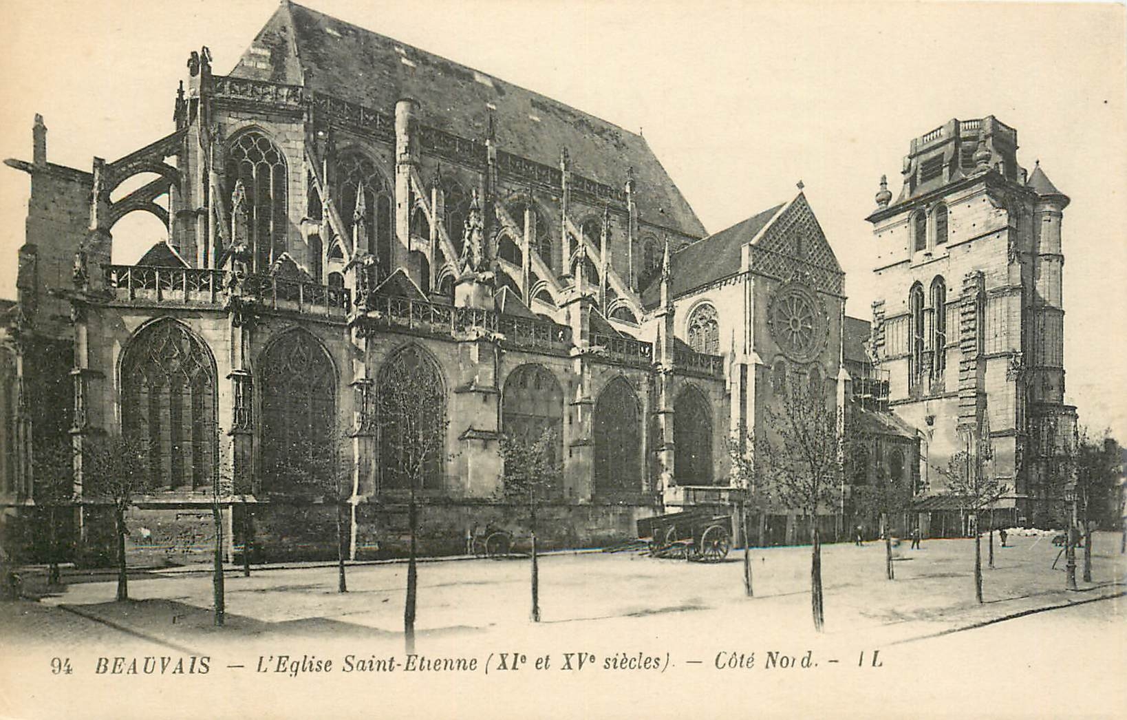 CPA Beauvais L'Eglise Saint Etienne Cote Nord